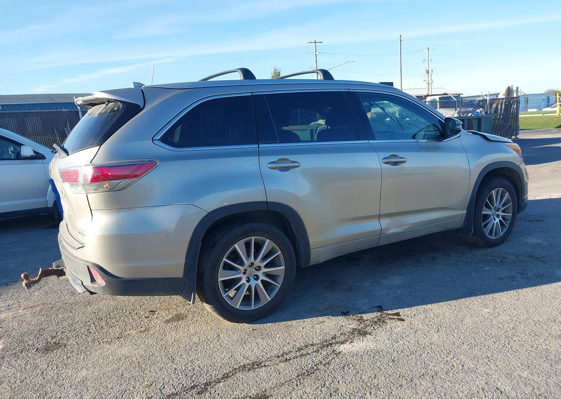 2014 TOYOTA highlander xle