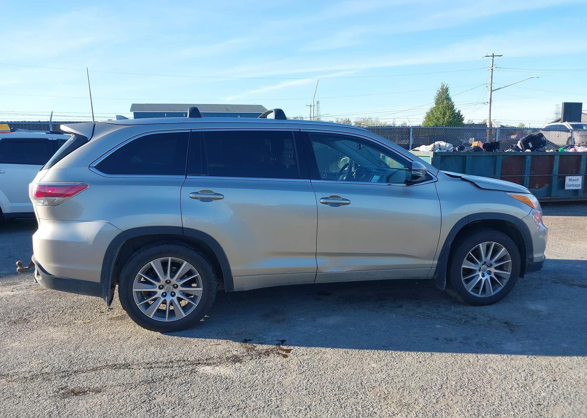 2014 TOYOTA highlander xle