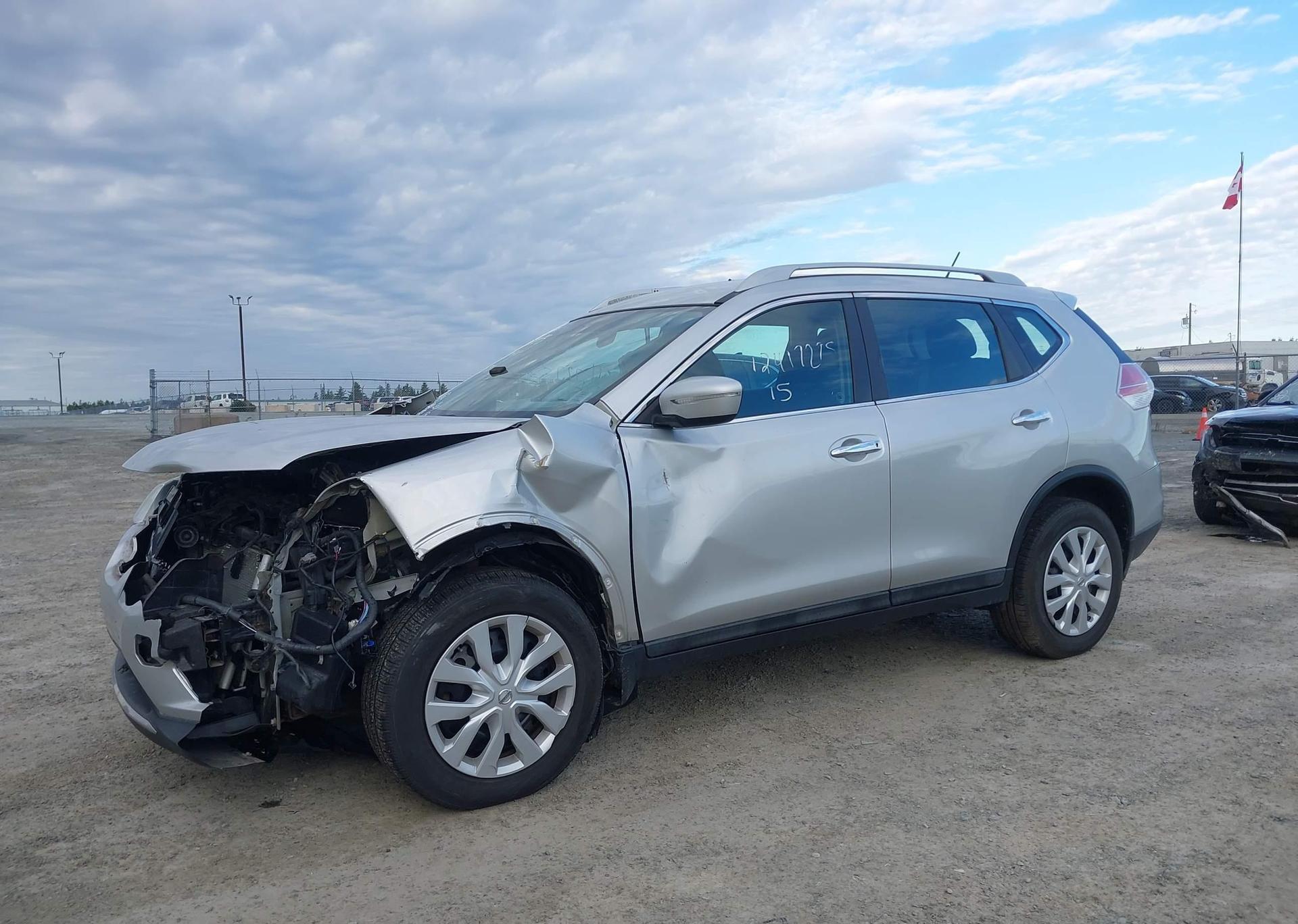2015 NISSAN ROGUE S