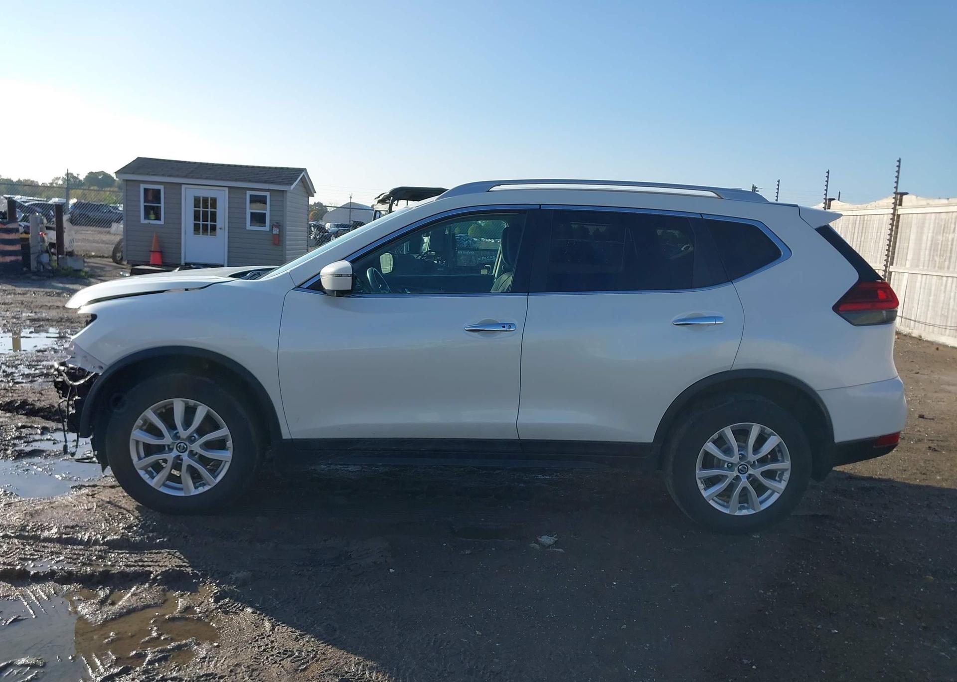 2017 NISSAN ROGUE SV