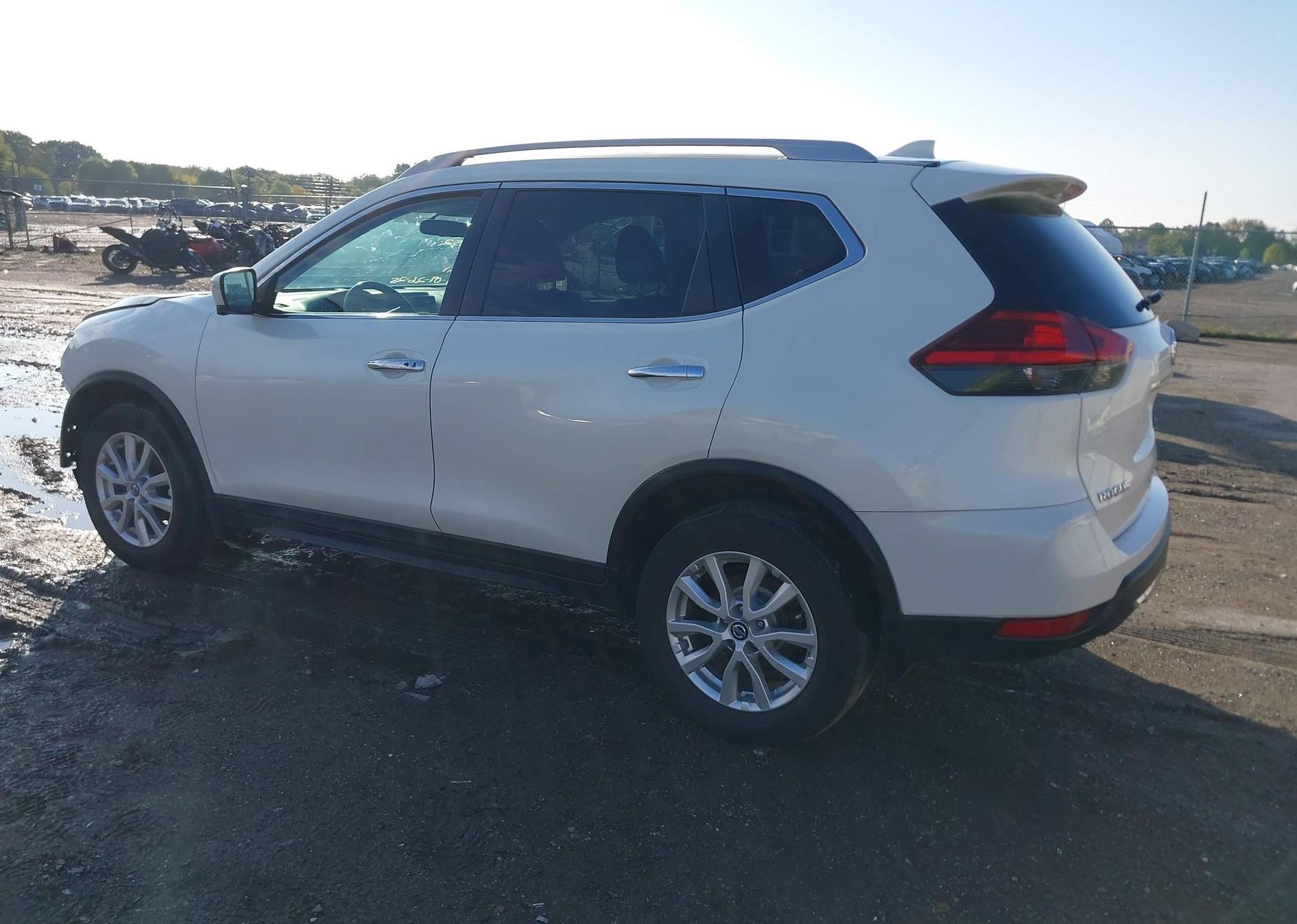 2017 NISSAN ROGUE SV