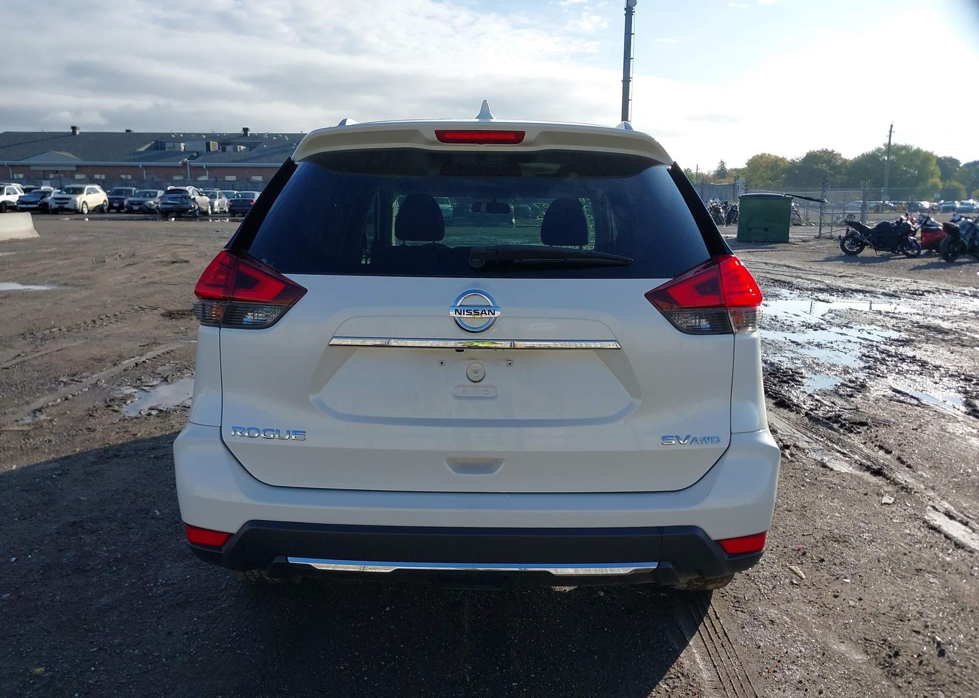 2017 NISSAN ROGUE SV