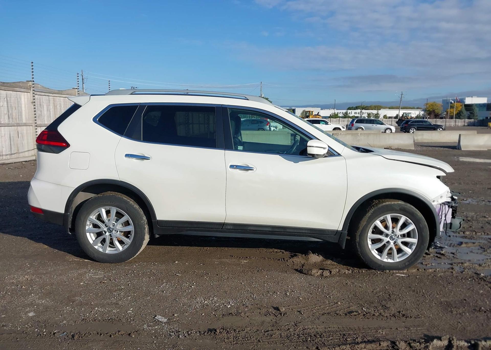 2017 NISSAN ROGUE SV