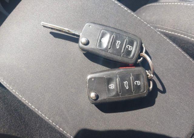 2012 VOLKSWAGEN GOLF 2.5L COMFORTLINE