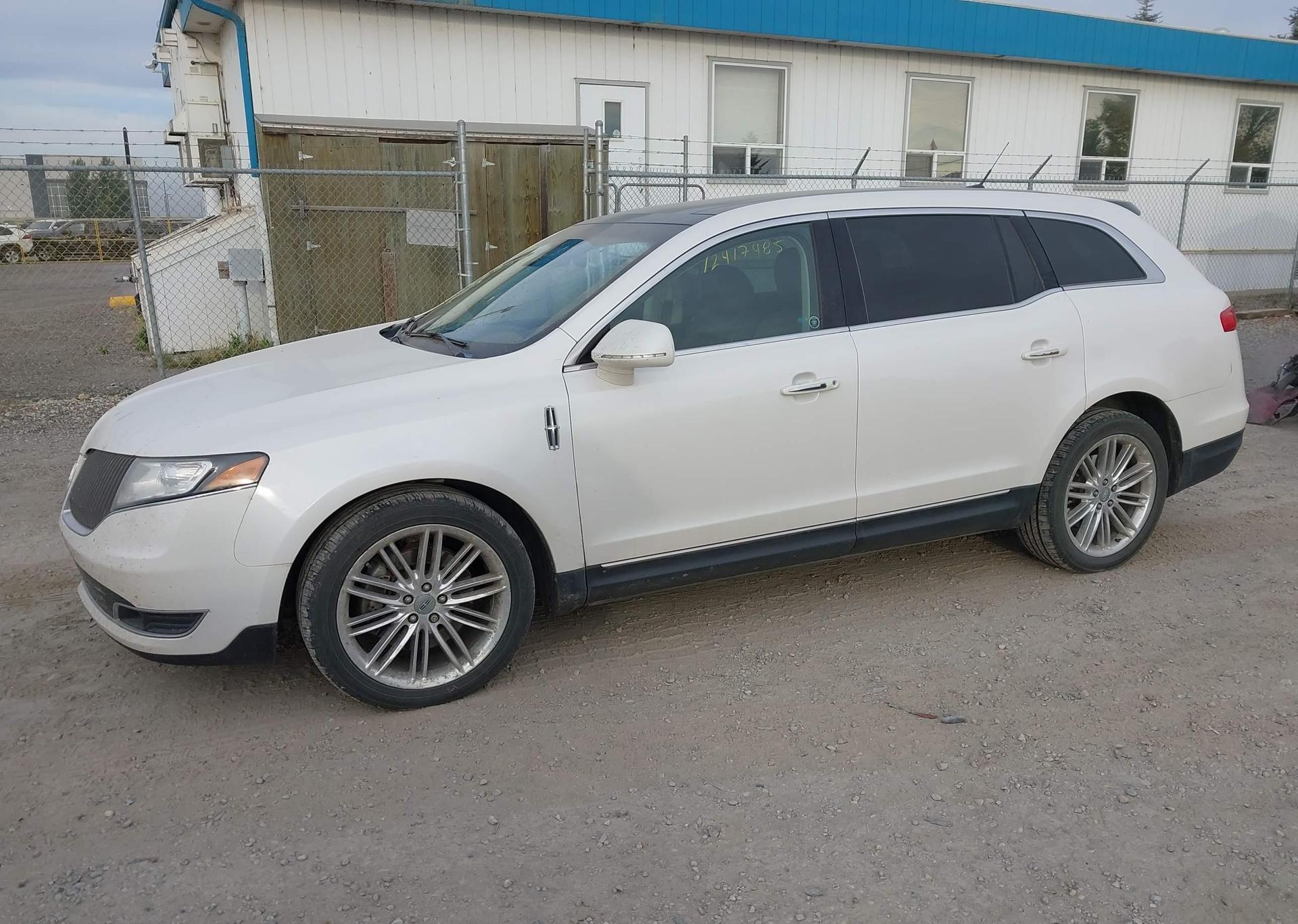 2014 LINCOLN MKT