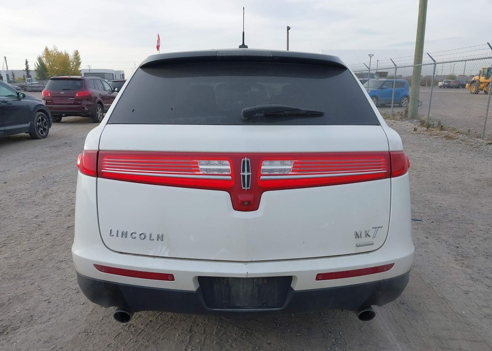 2014 LINCOLN MKT