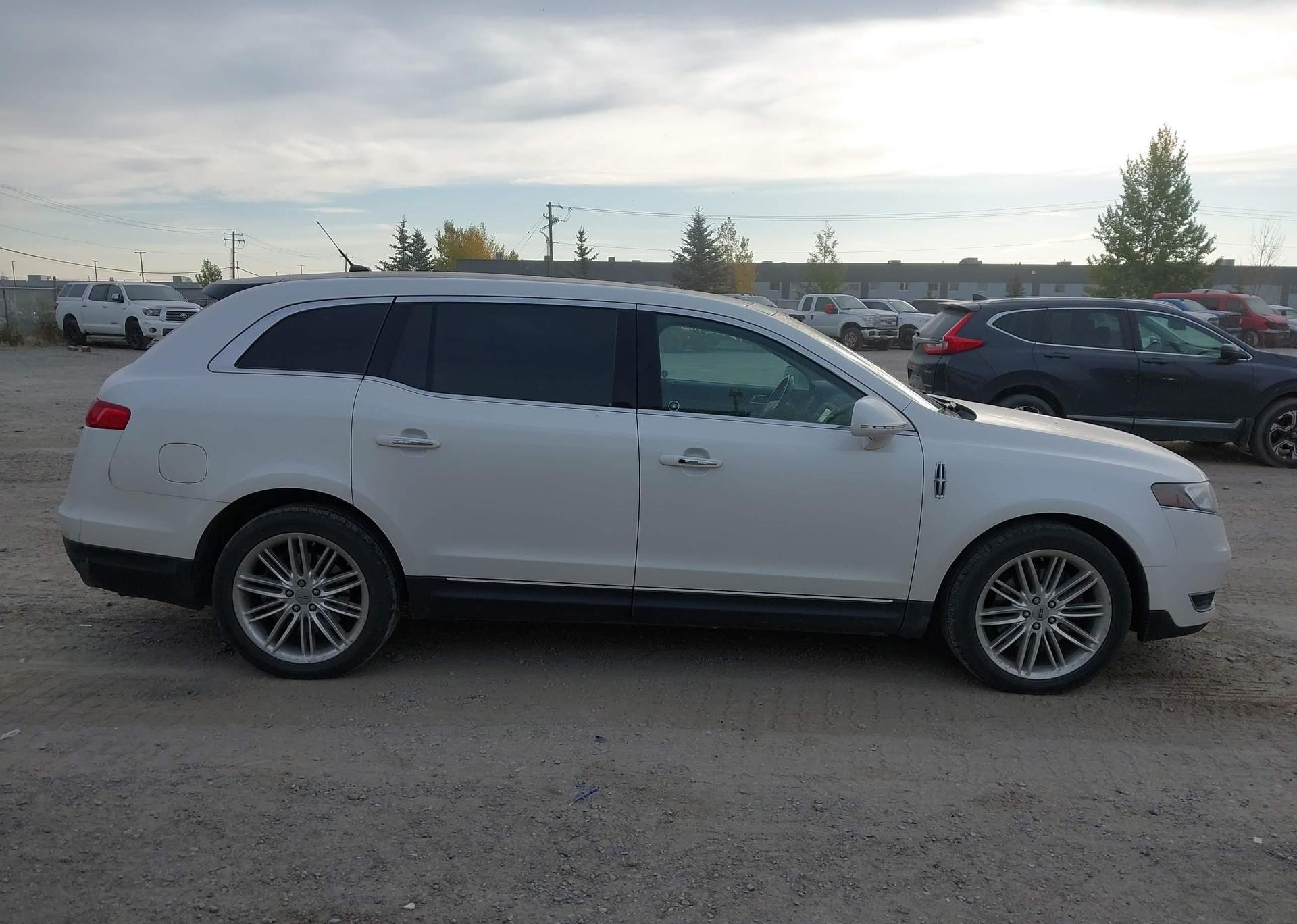 2014 LINCOLN MKT