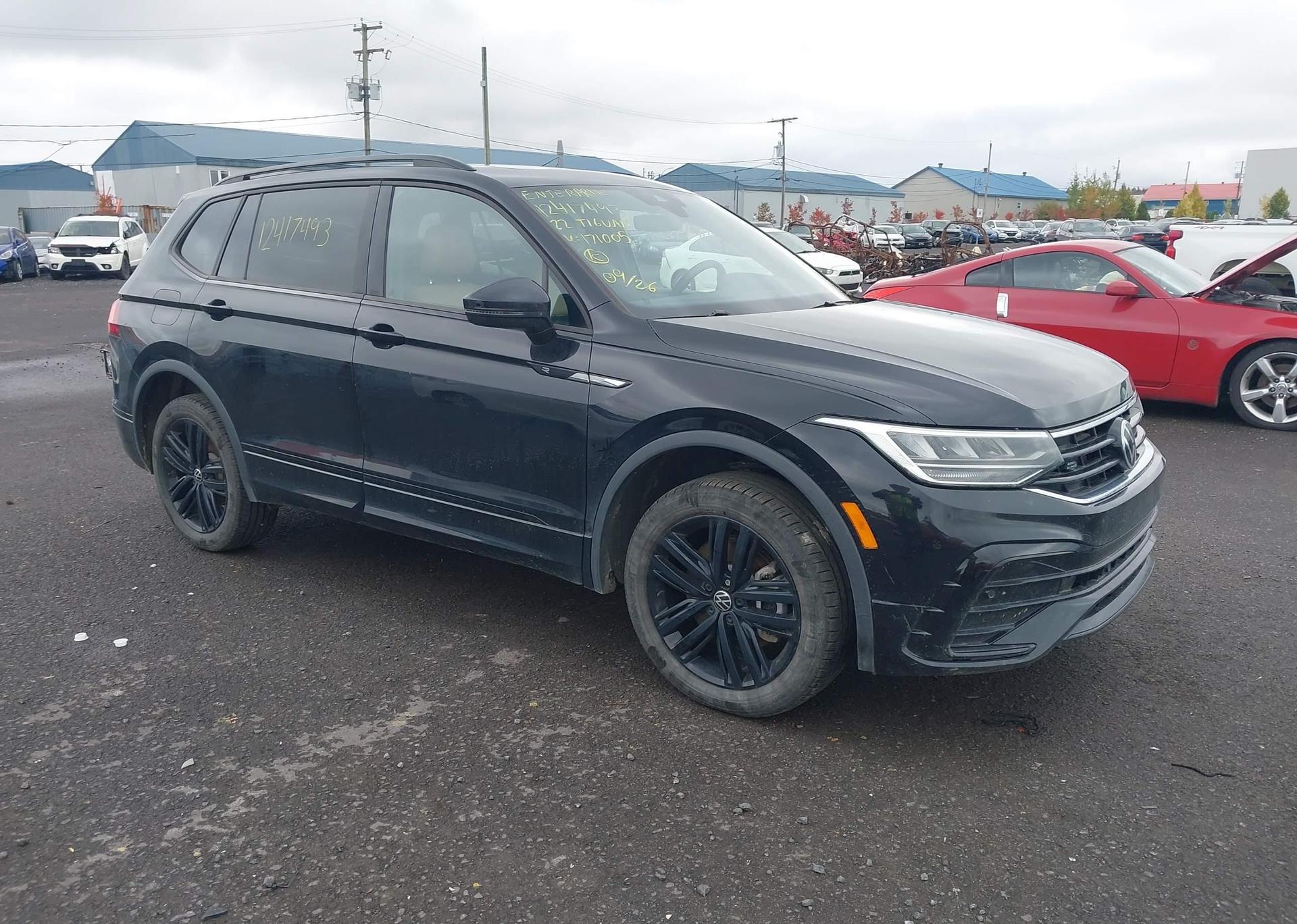 2022 VOLKSWAGEN TIGUAN SE R-LINE BLACK