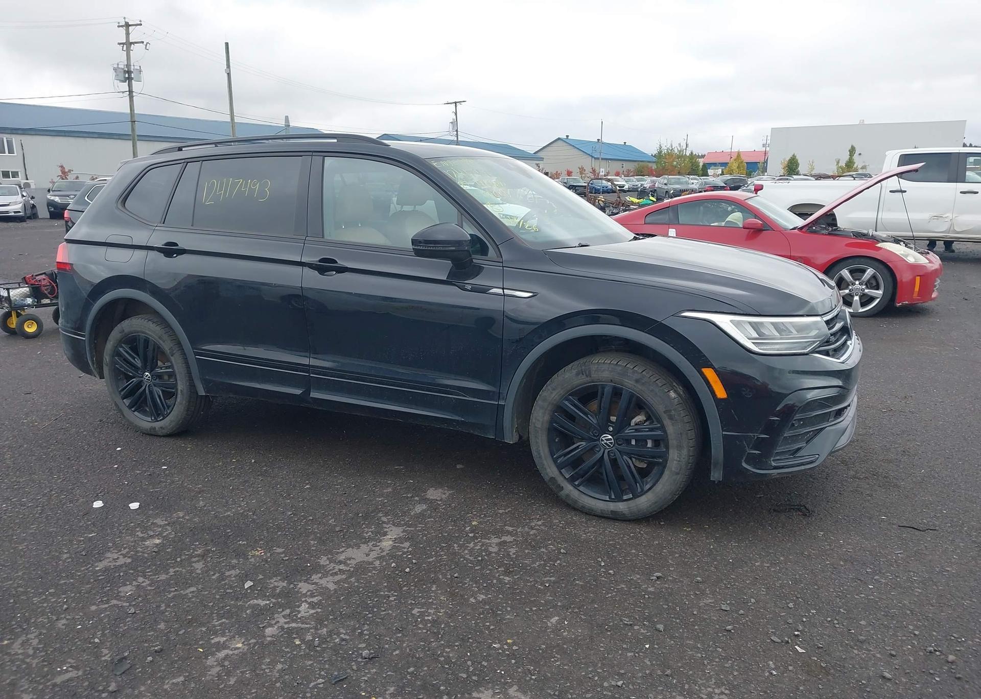 2022 VOLKSWAGEN TIGUAN SE R-LINE BLACK