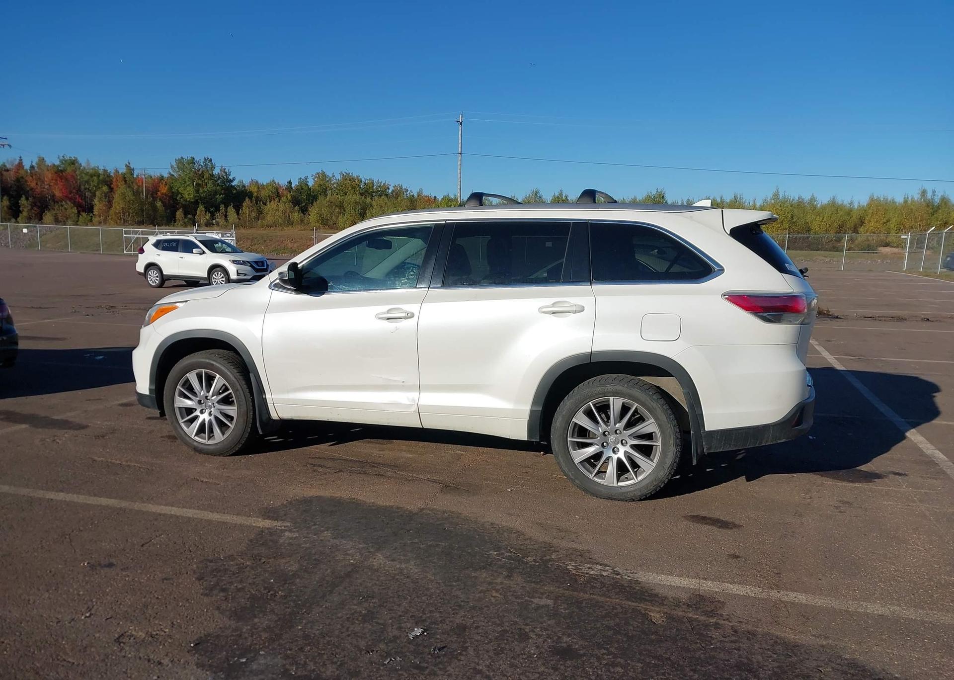 2014 TOYOTA highlander xle