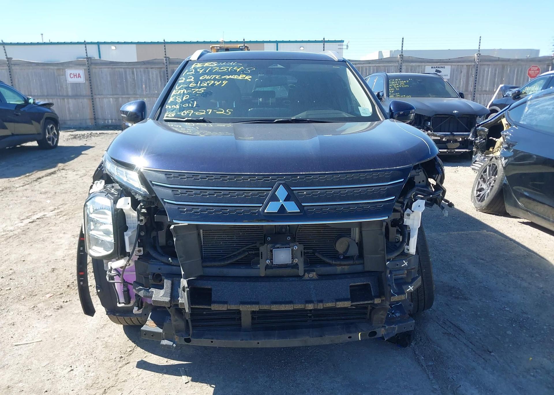 2022 MITSUBISHI OUTLANDER LE
