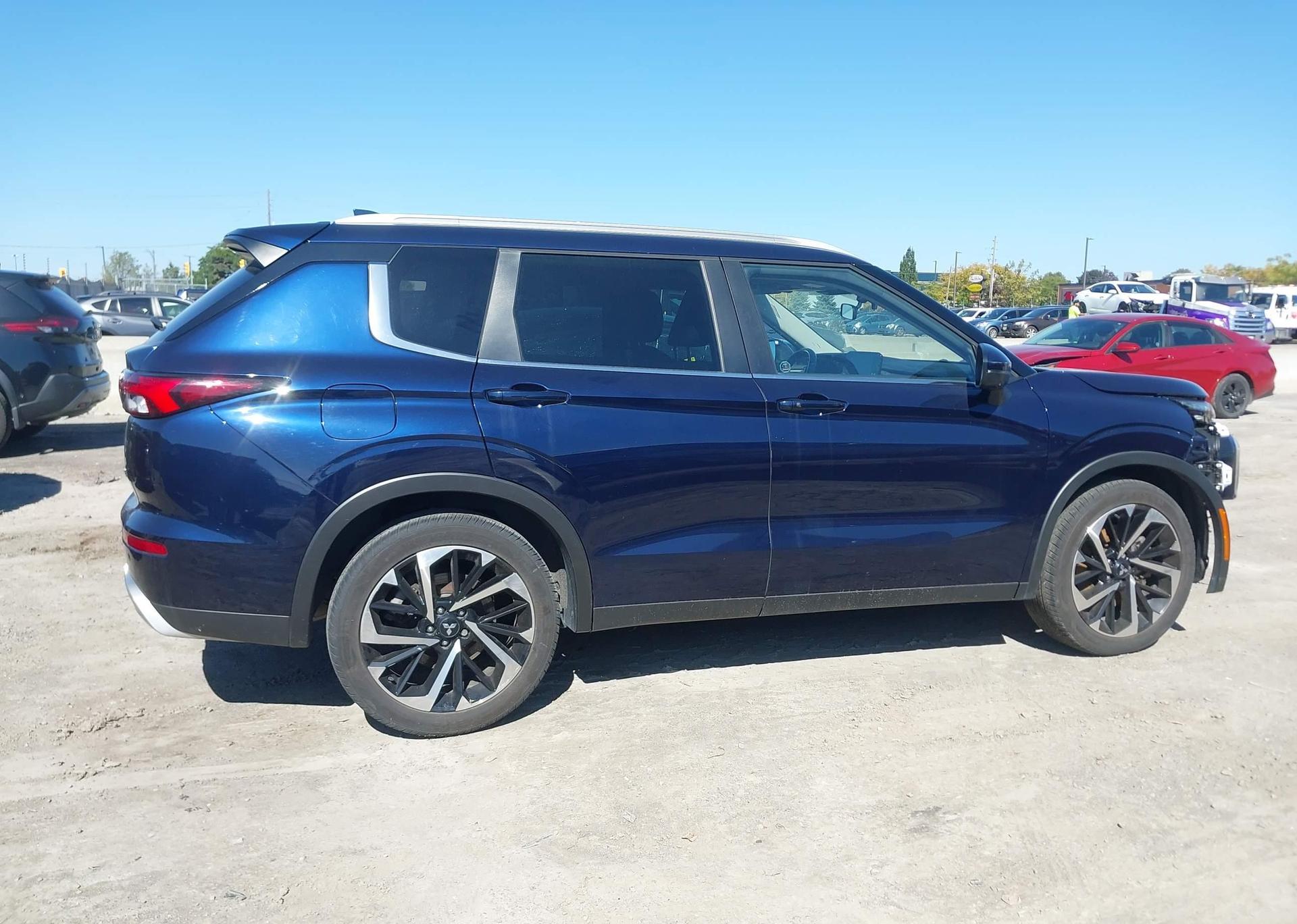 2022 MITSUBISHI OUTLANDER LE