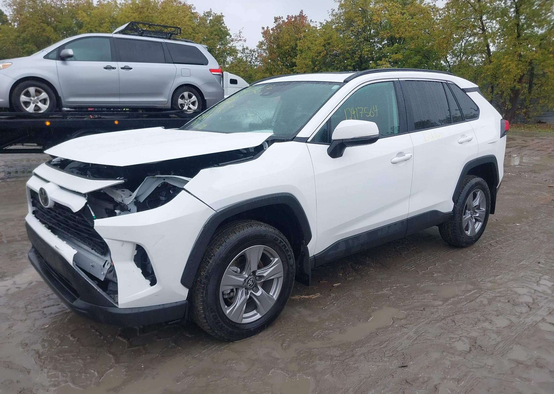 2025 TOYOTA RAV4 XLE