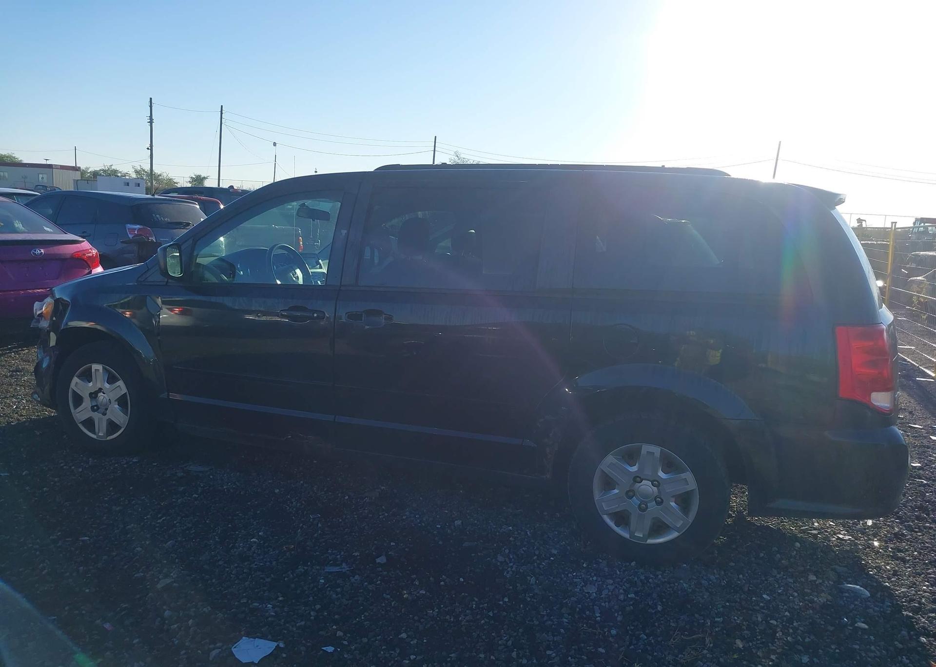 2012 DODGE GRAND CARAVAN SE