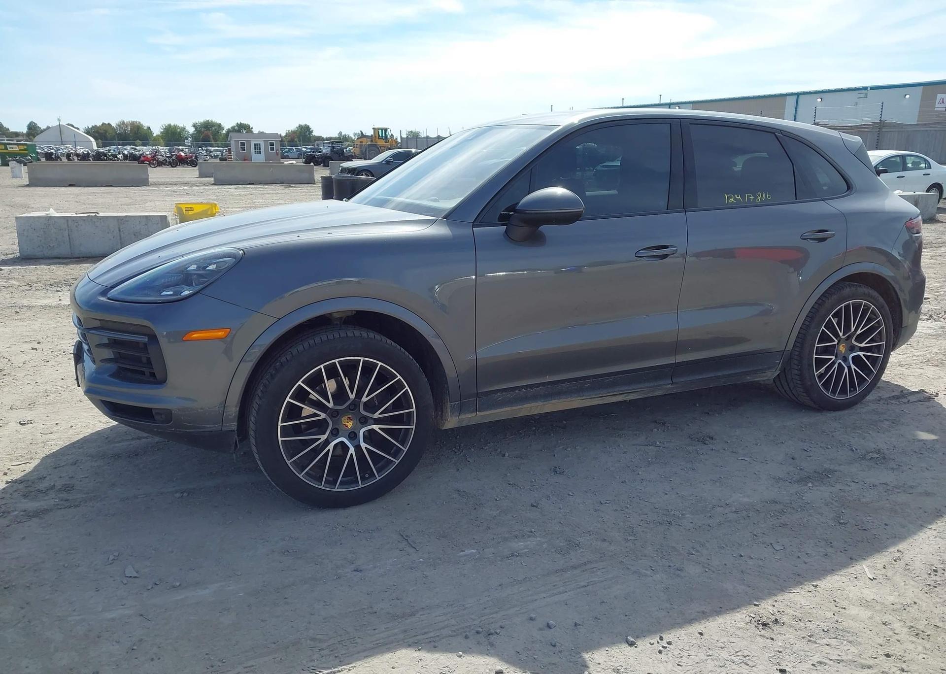 2019 PORSCHE CAYENNE