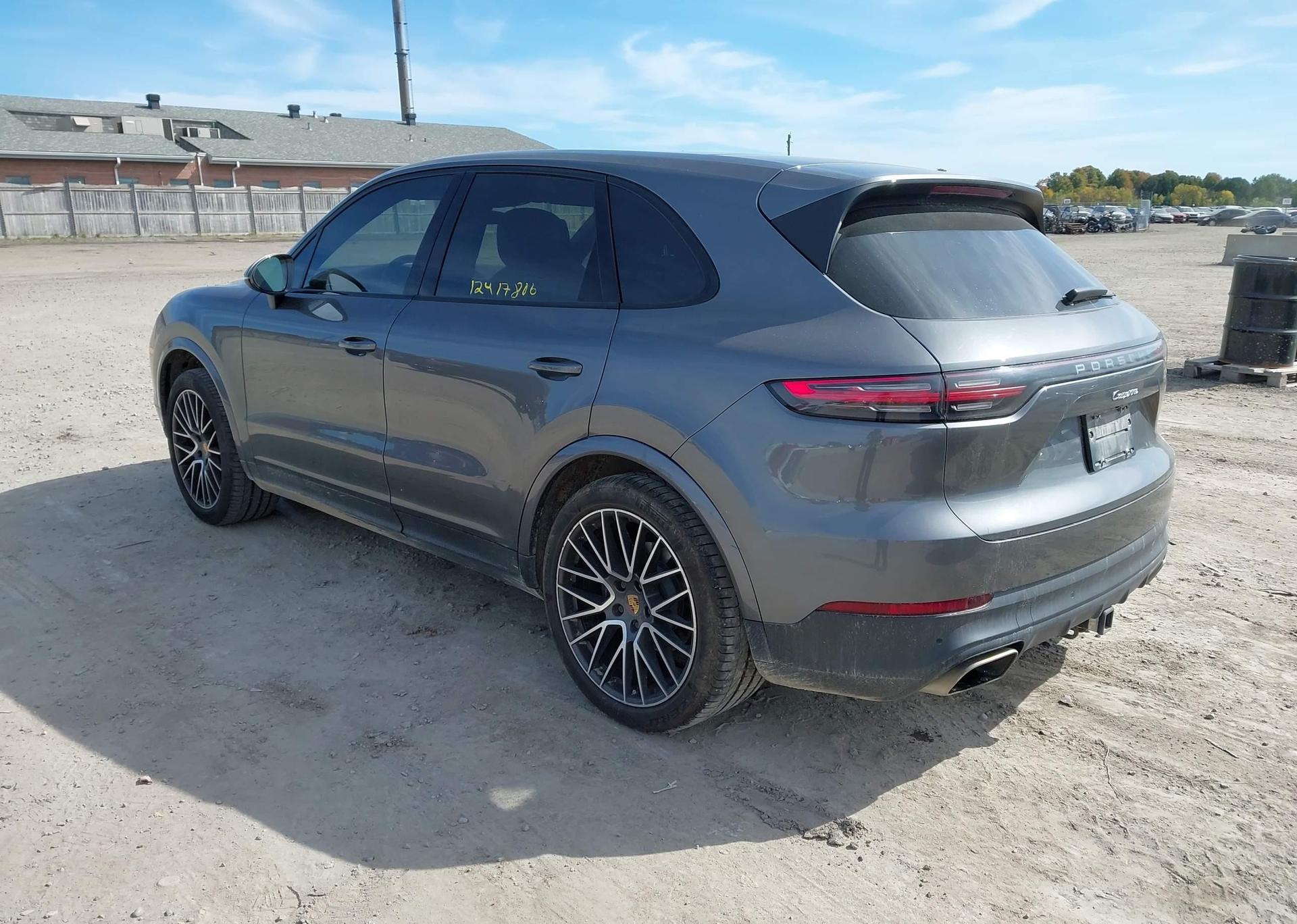 2019 PORSCHE CAYENNE