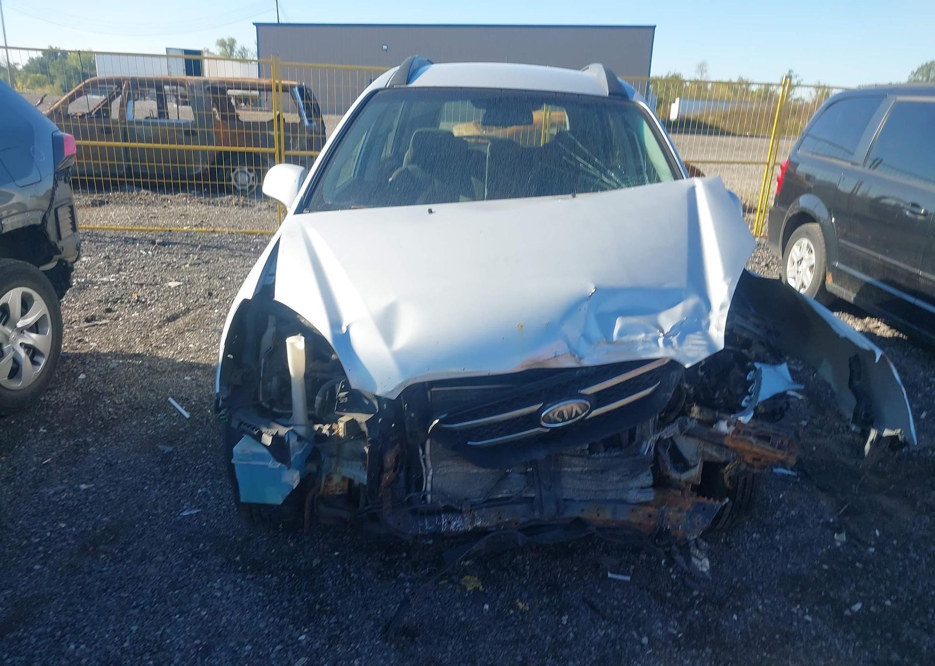 2008 KIA RONDO