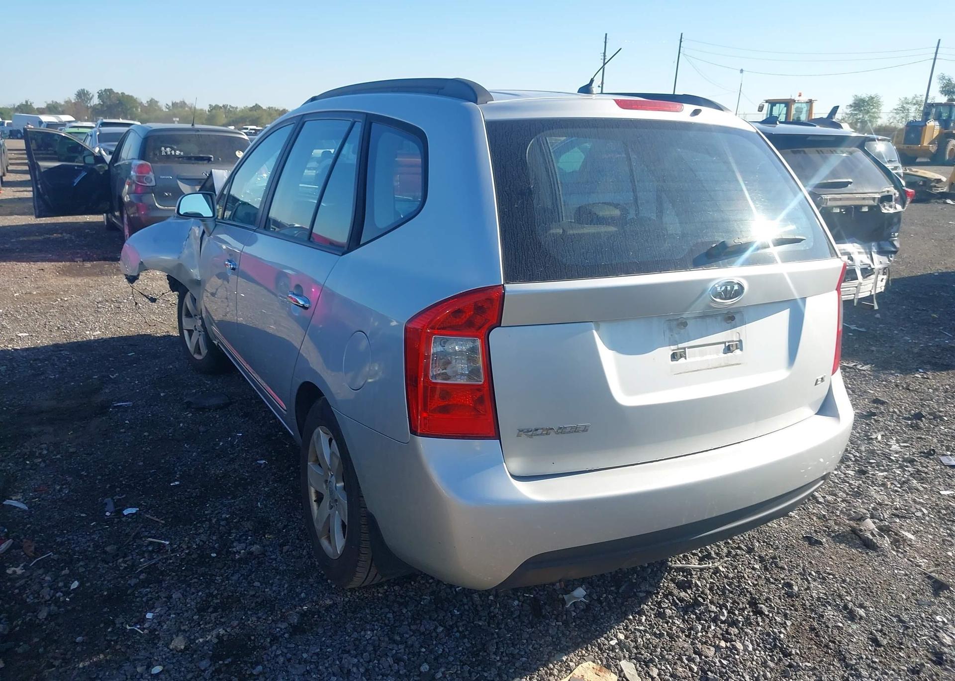 2008 KIA RONDO