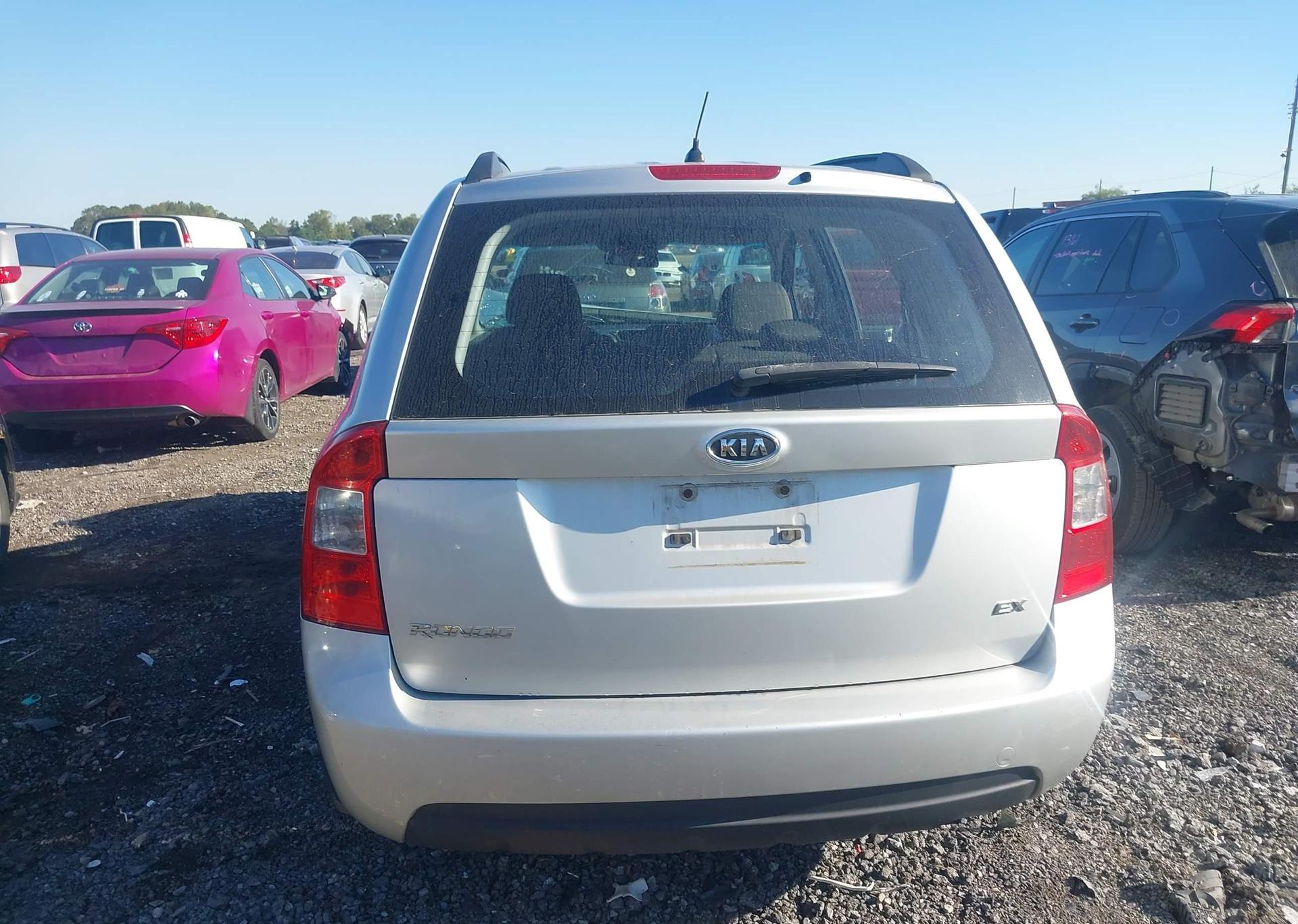 2008 KIA RONDO