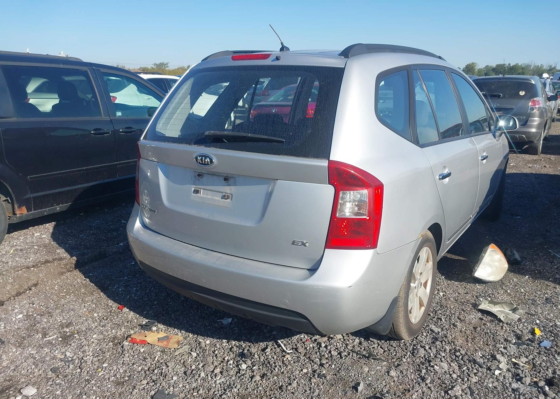 2008 KIA RONDO