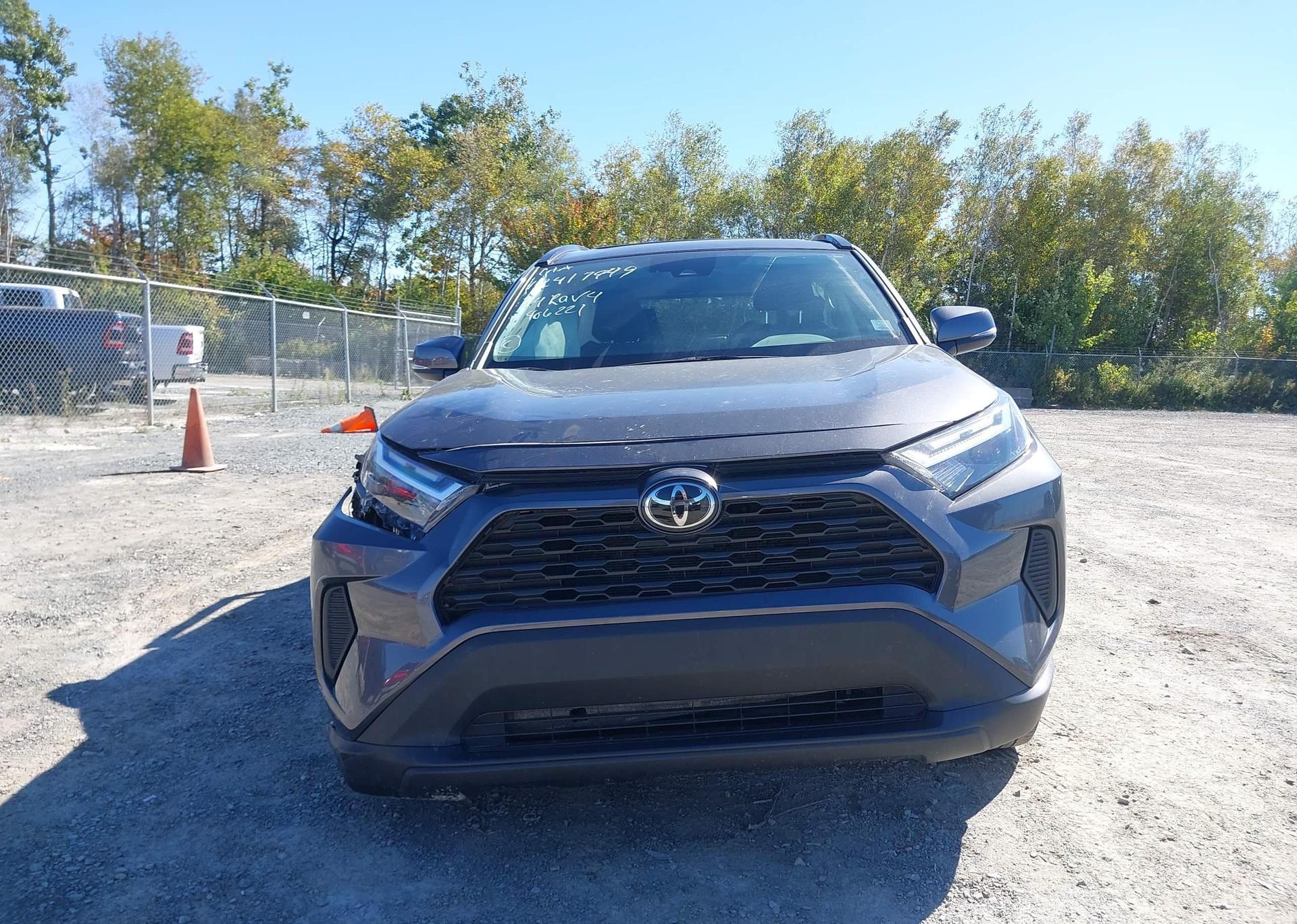 2024 TOYOTA RAV4 XLE