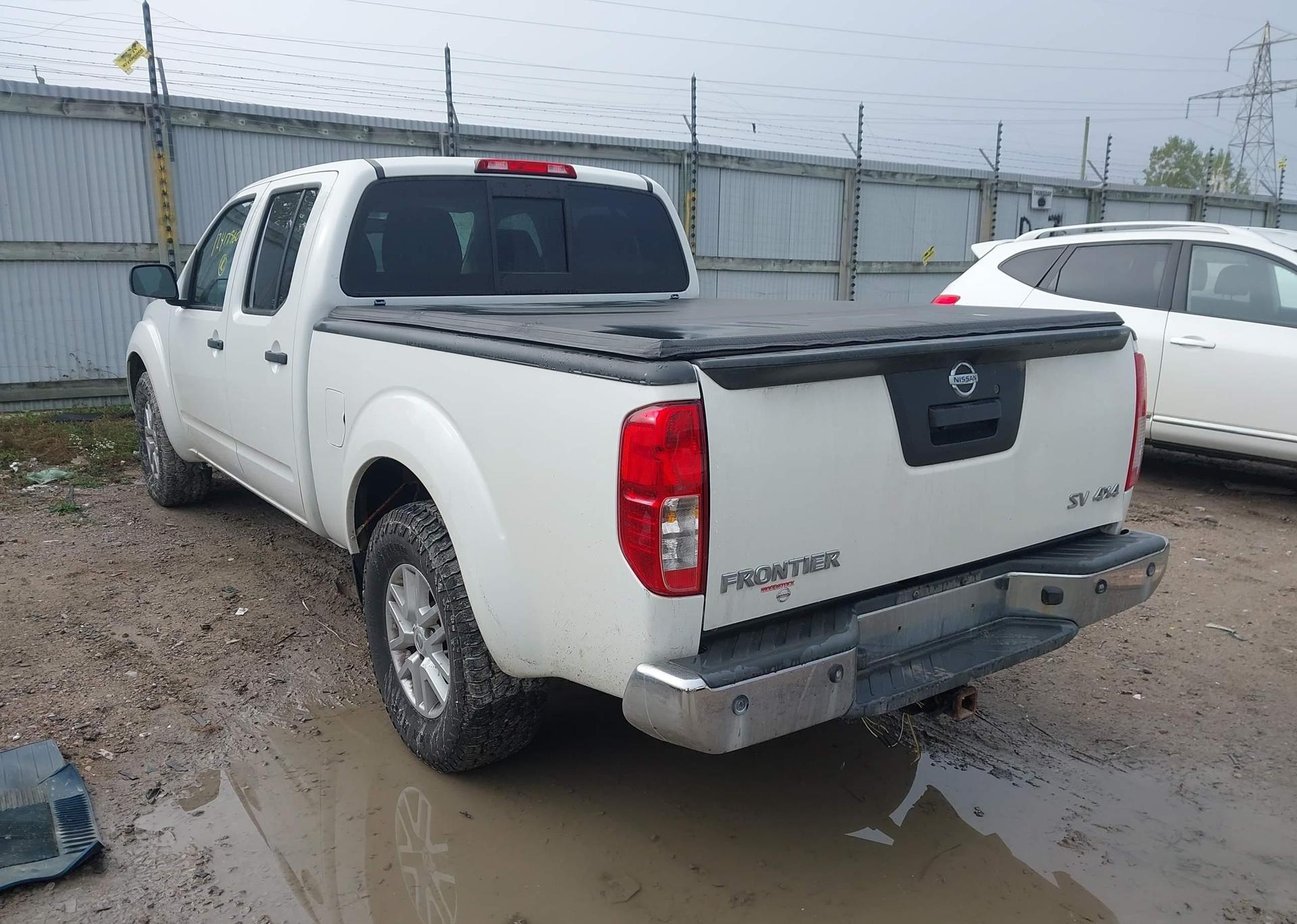 2017 NISSAN FRONTIER SL