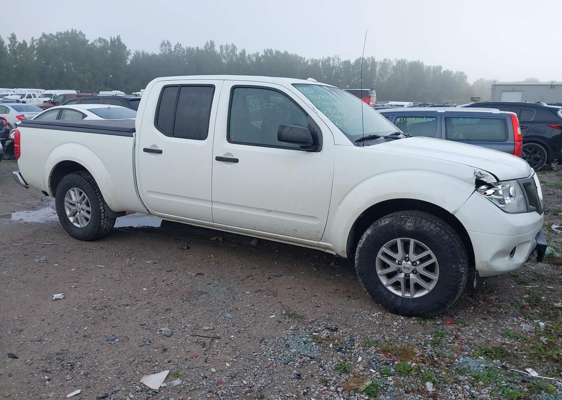 2017 NISSAN FRONTIER SL