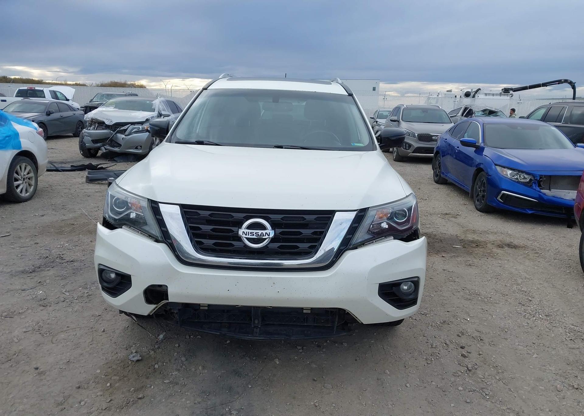 2017 NISSAN PATHFINDER PLATINUM