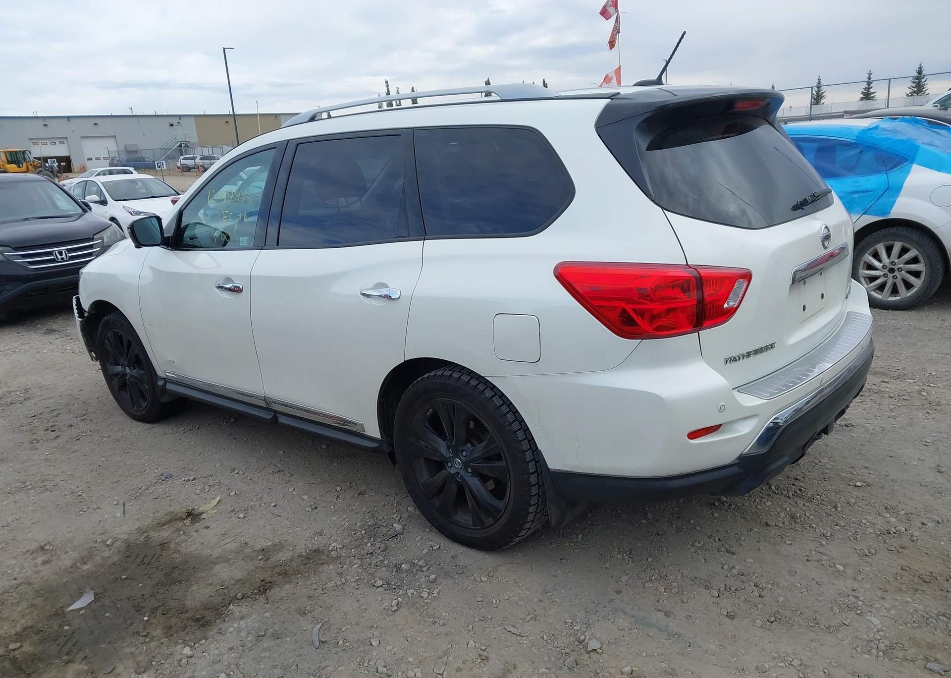 2017 NISSAN PATHFINDER PLATINUM