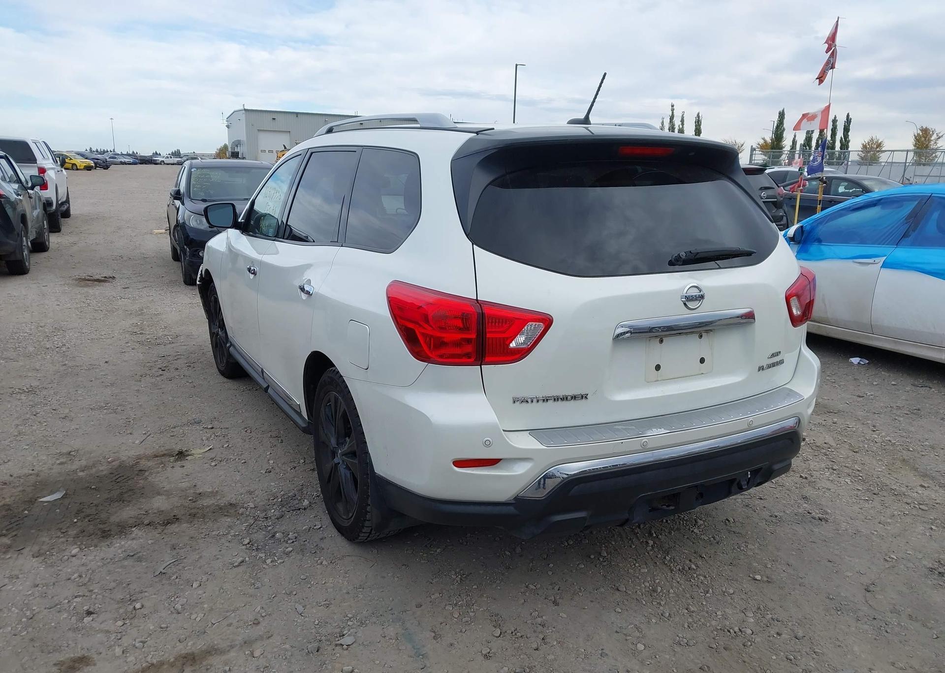 2017 NISSAN PATHFINDER PLATINUM