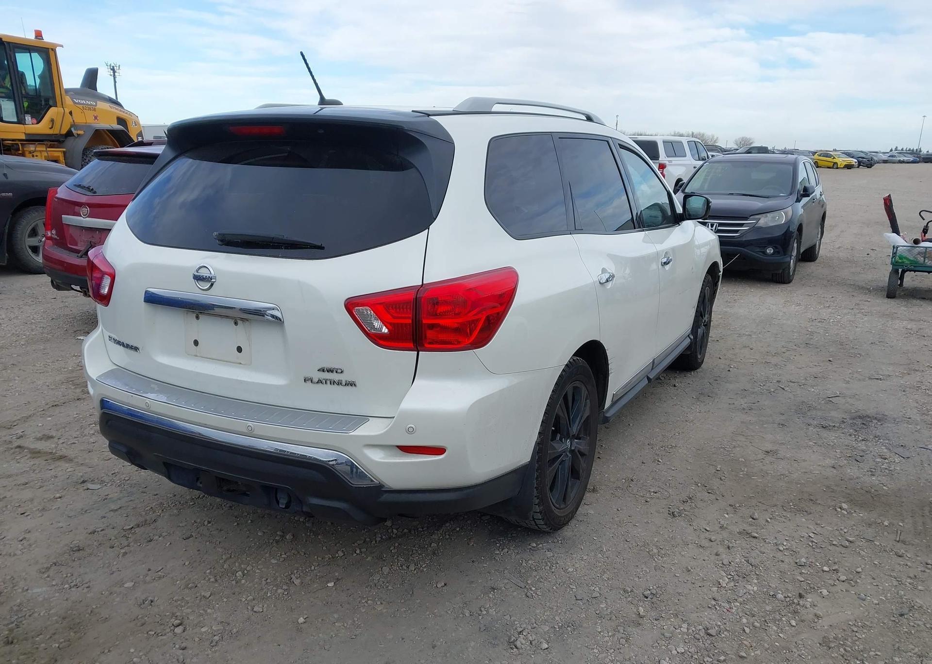 2017 NISSAN PATHFINDER PLATINUM