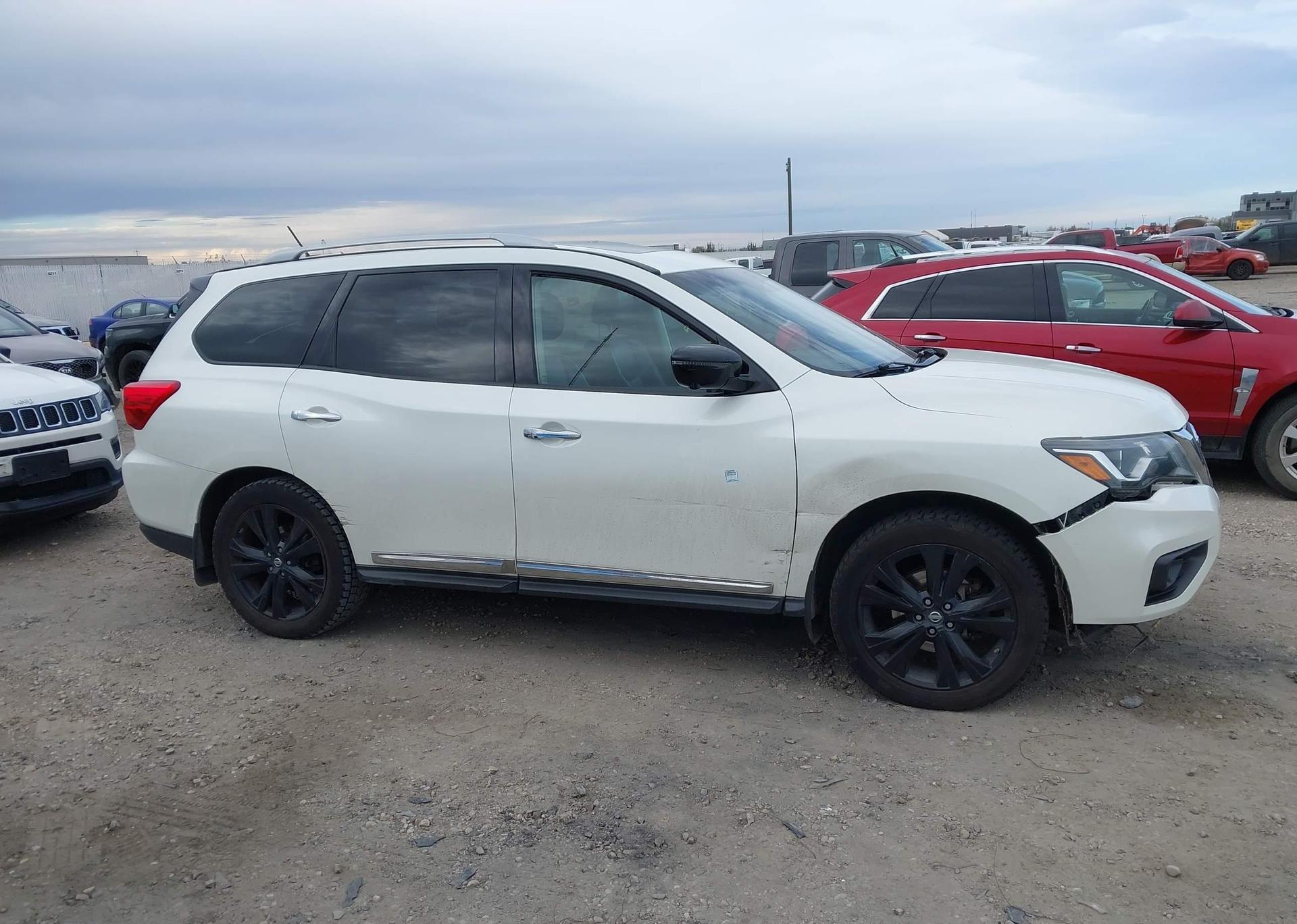 2017 NISSAN PATHFINDER PLATINUM