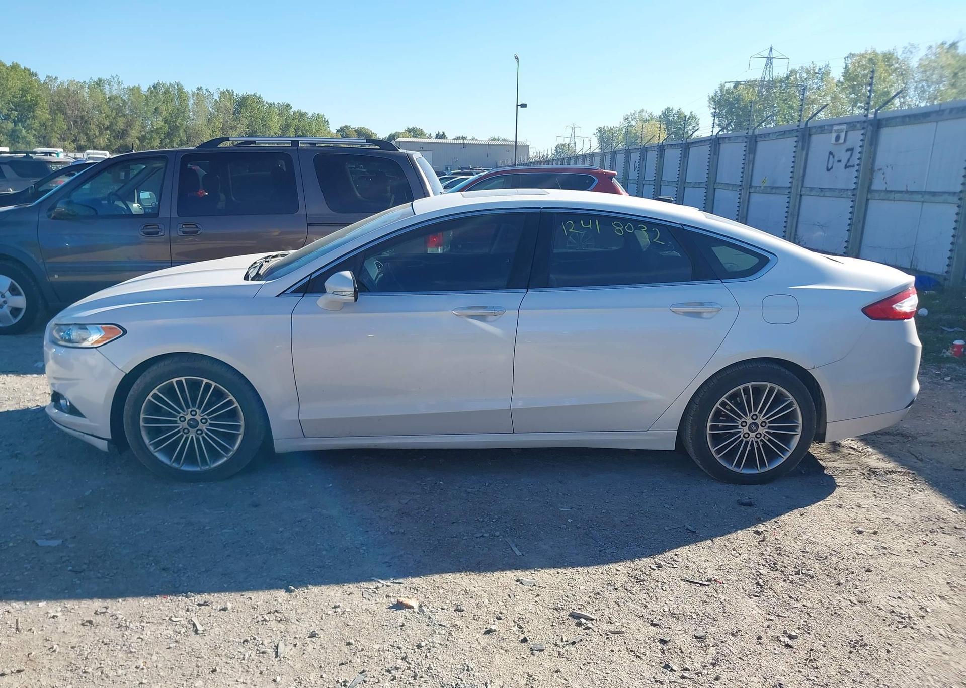 2013 FORD FUSION SE