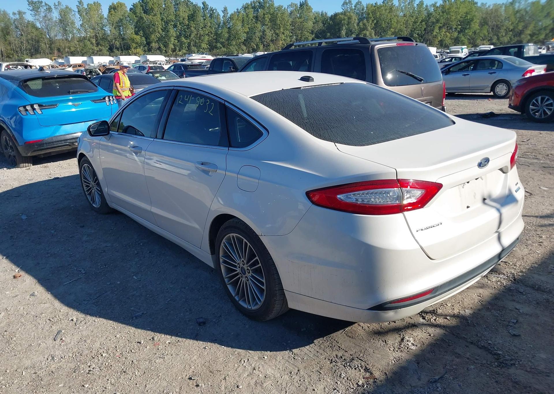 2013 FORD FUSION SE