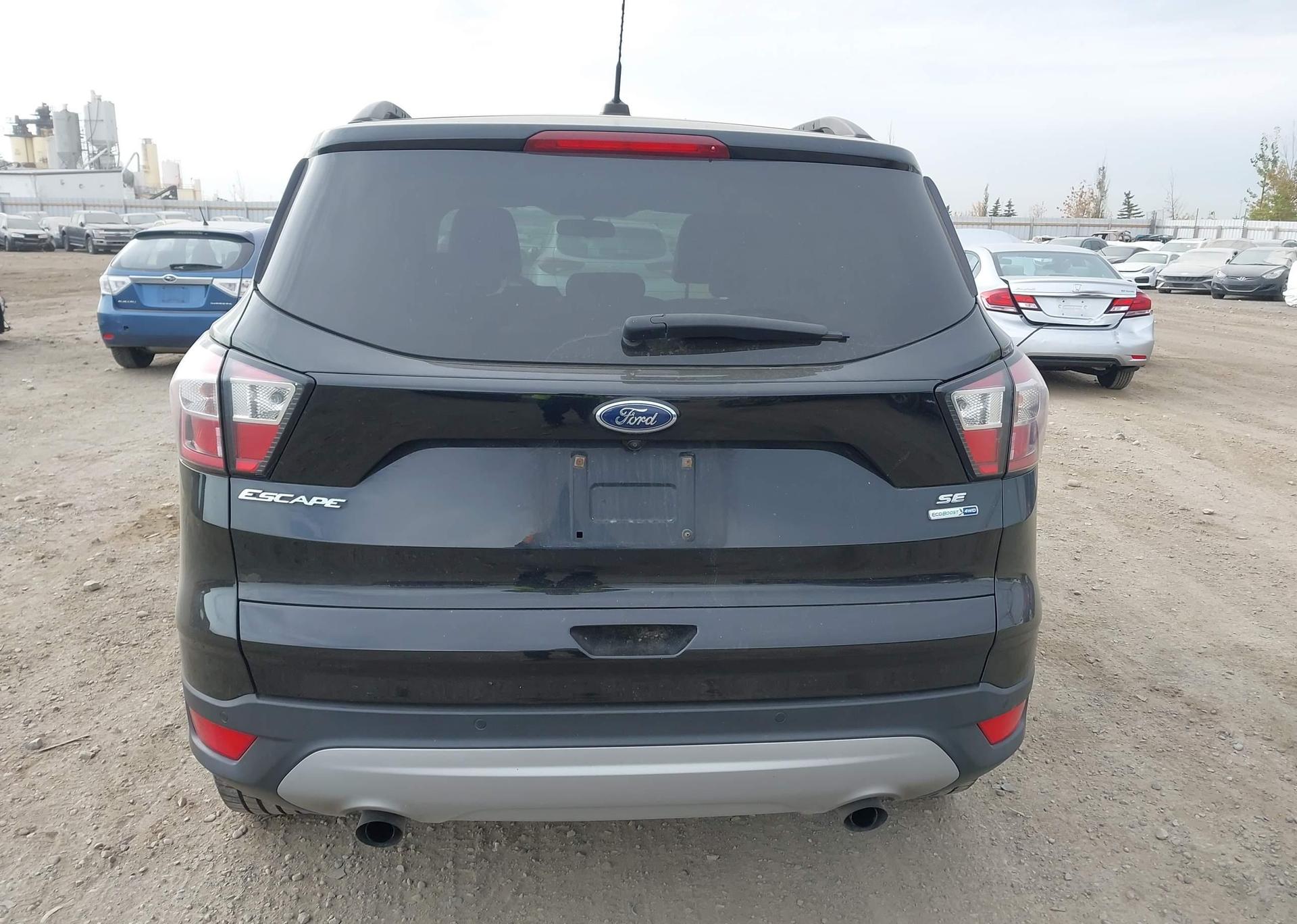 2017 FORD ESCAPE SE