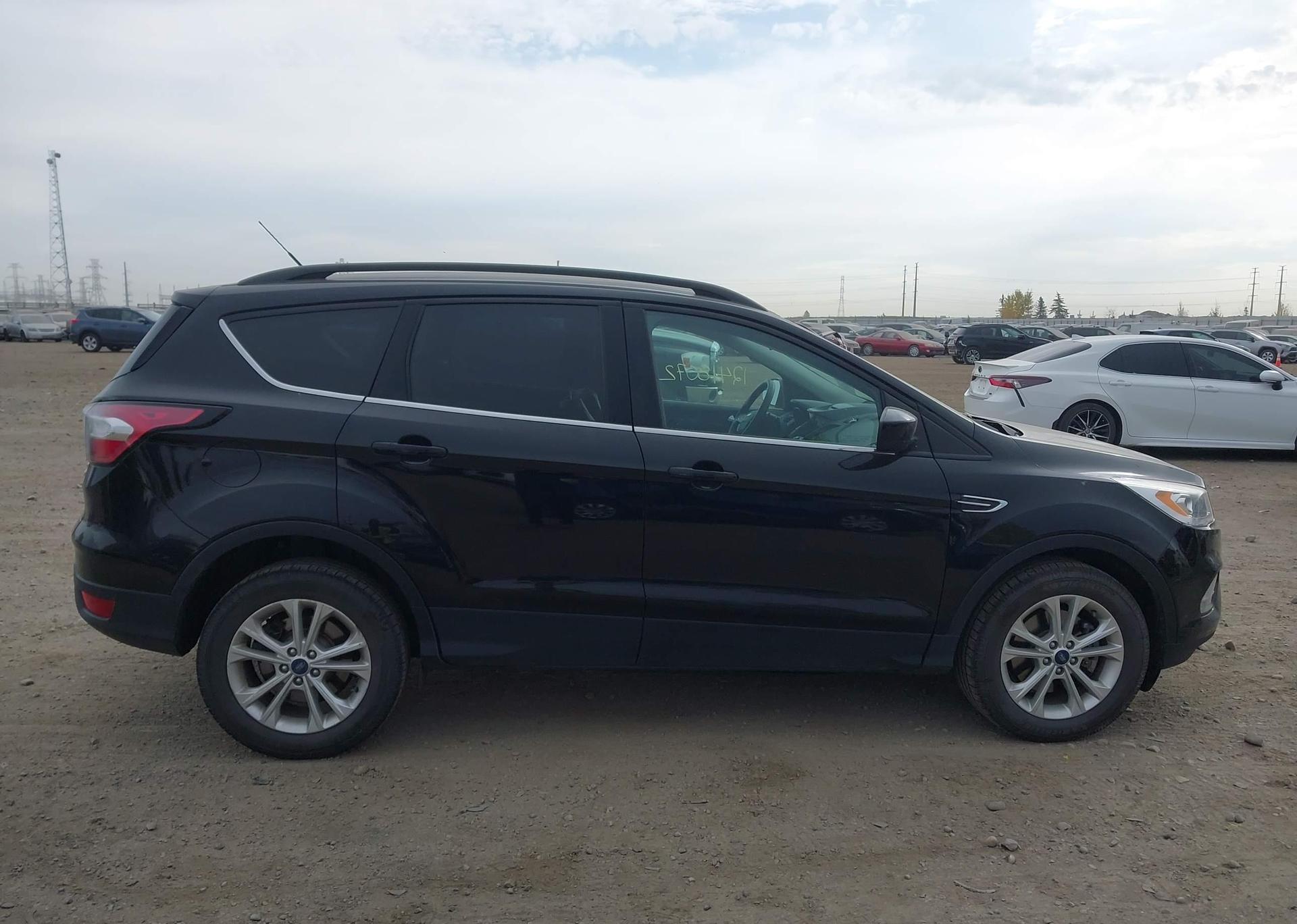 2017 FORD ESCAPE SE
