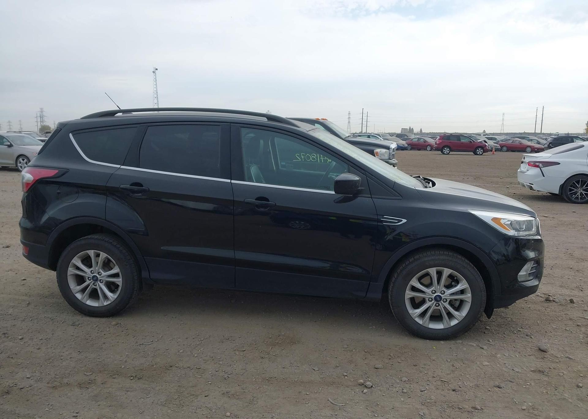 2017 FORD ESCAPE SE