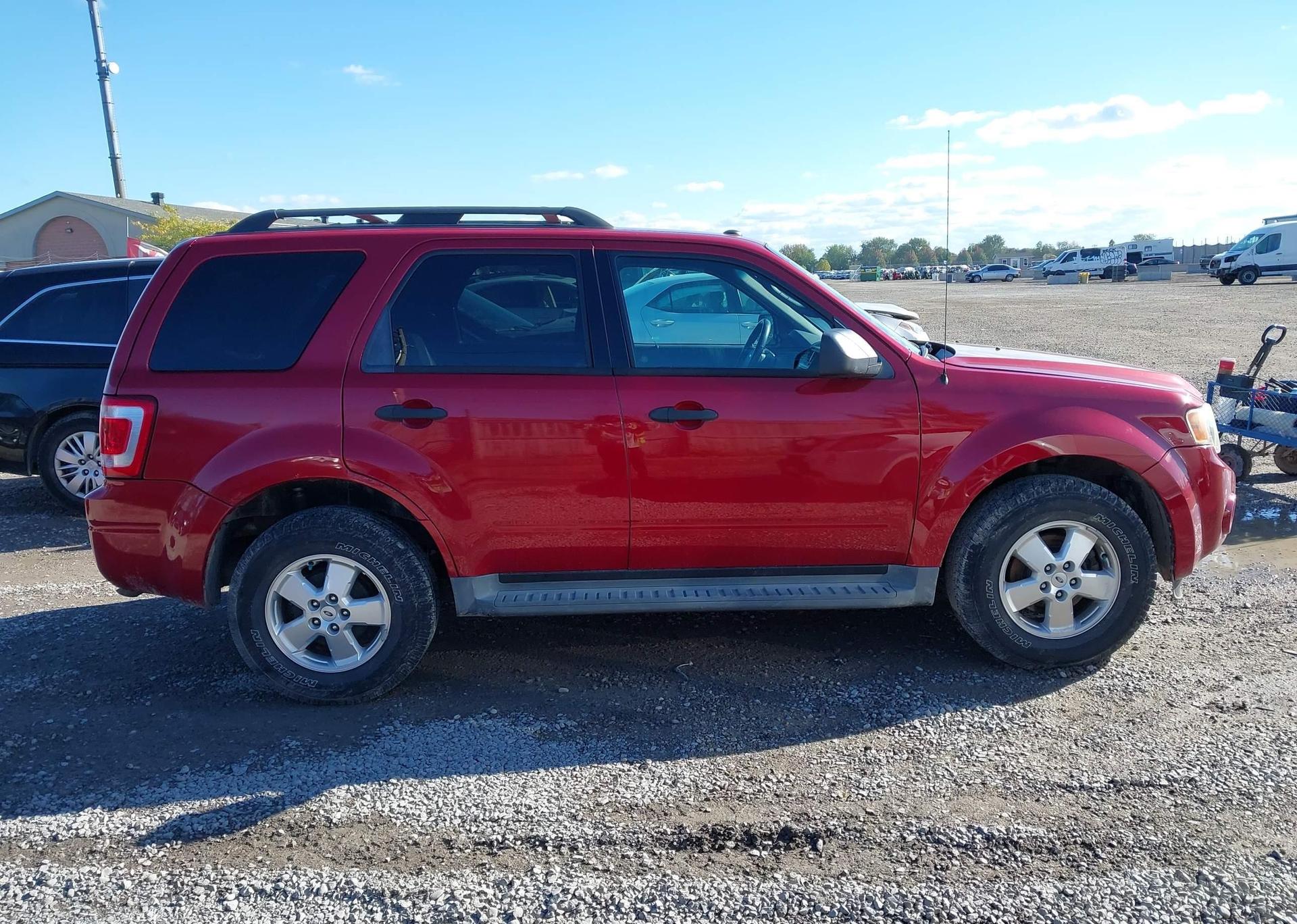 2011 FORD ESCAPE XLT