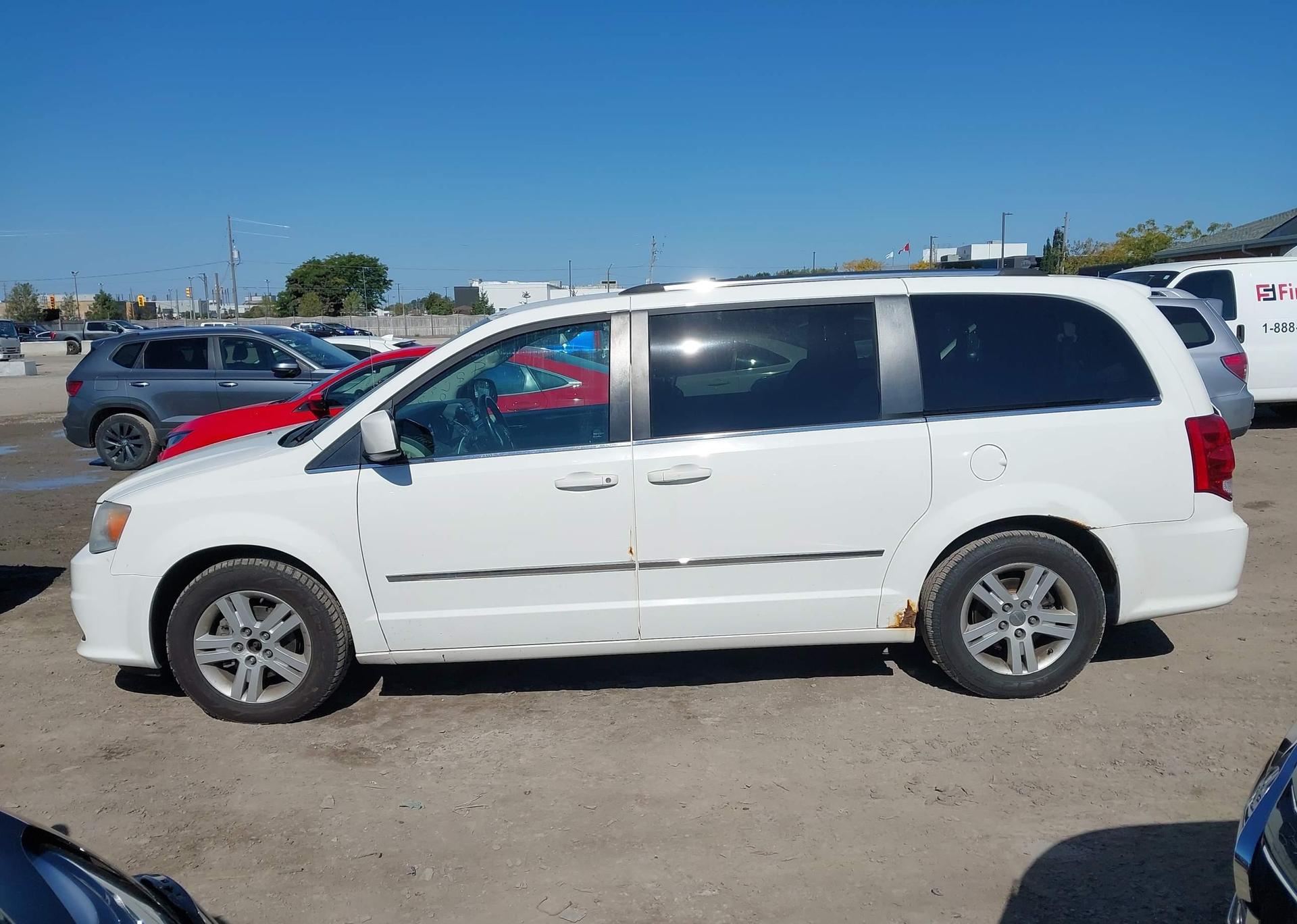 2011 DODGE GRAND CARAVAN CREW