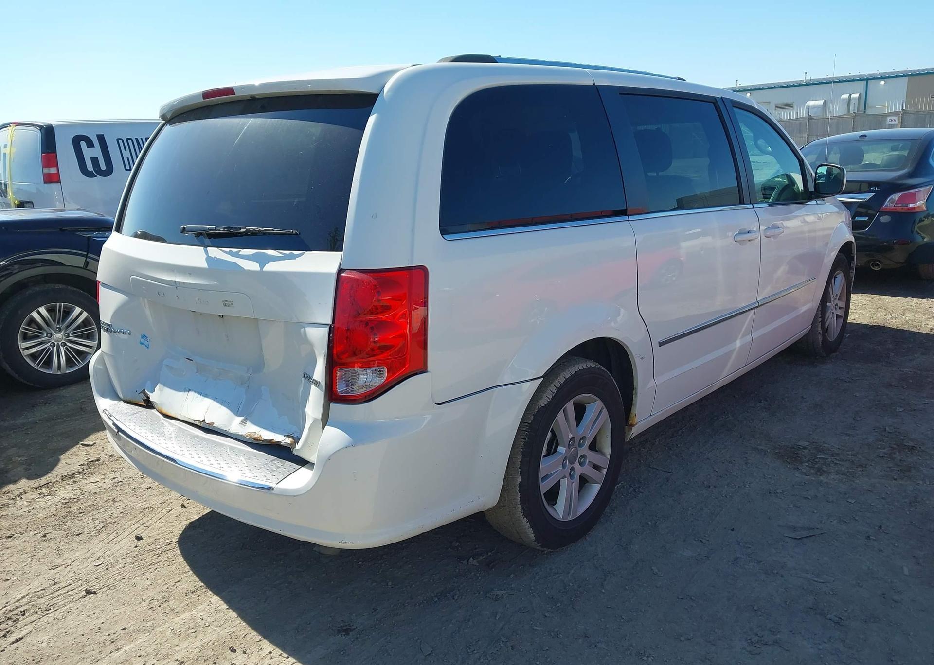 2011 DODGE GRAND CARAVAN CREW