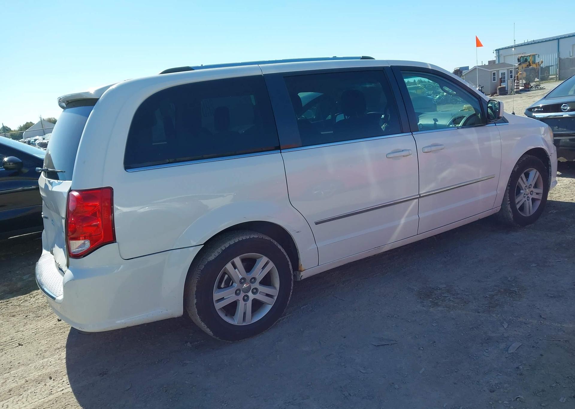 2011 DODGE GRAND CARAVAN CREW
