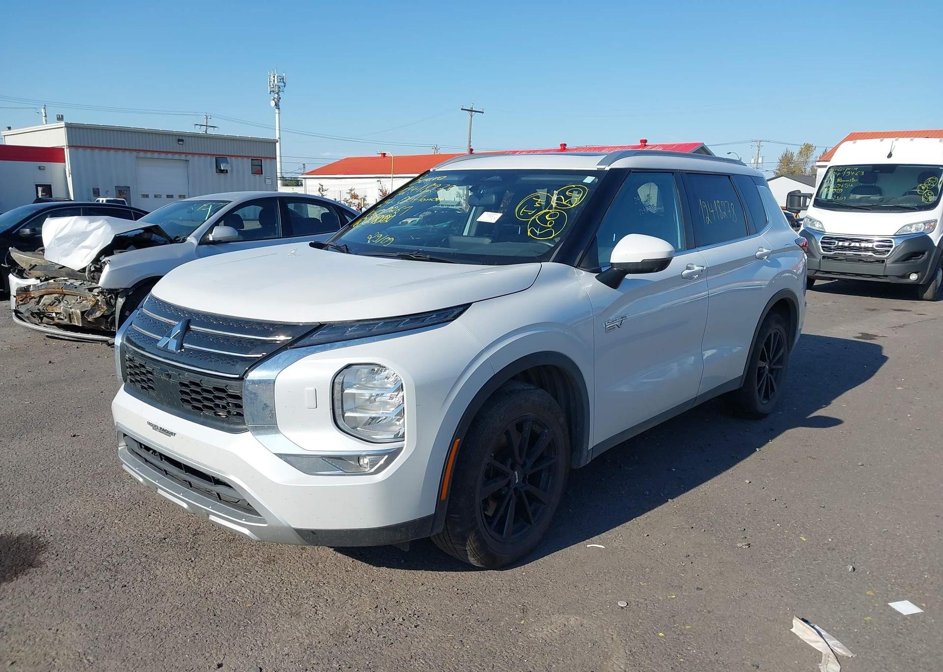 2024 MITSUBISHI OUTLANDER PHEV LE