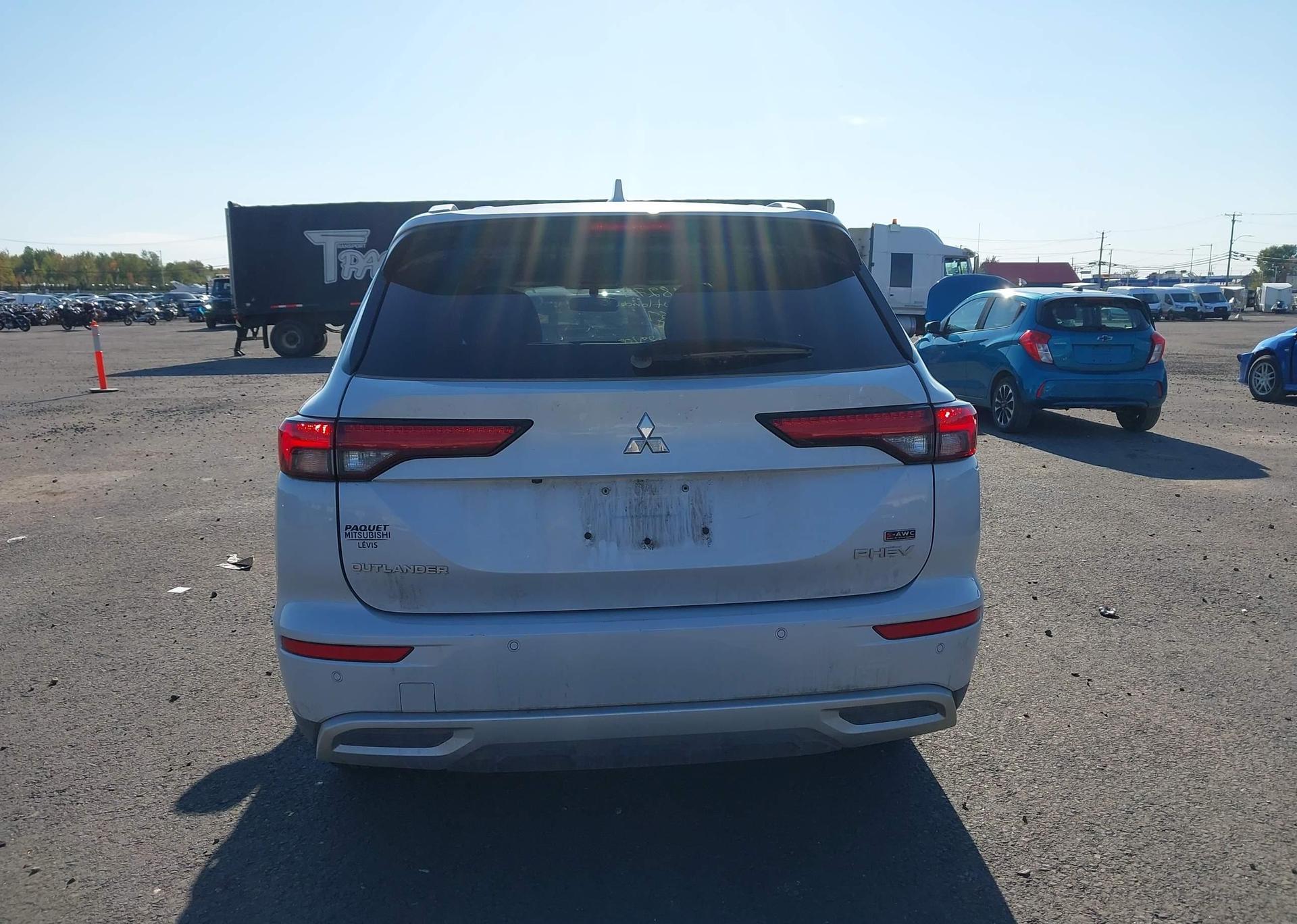 2024 MITSUBISHI OUTLANDER PHEV LE