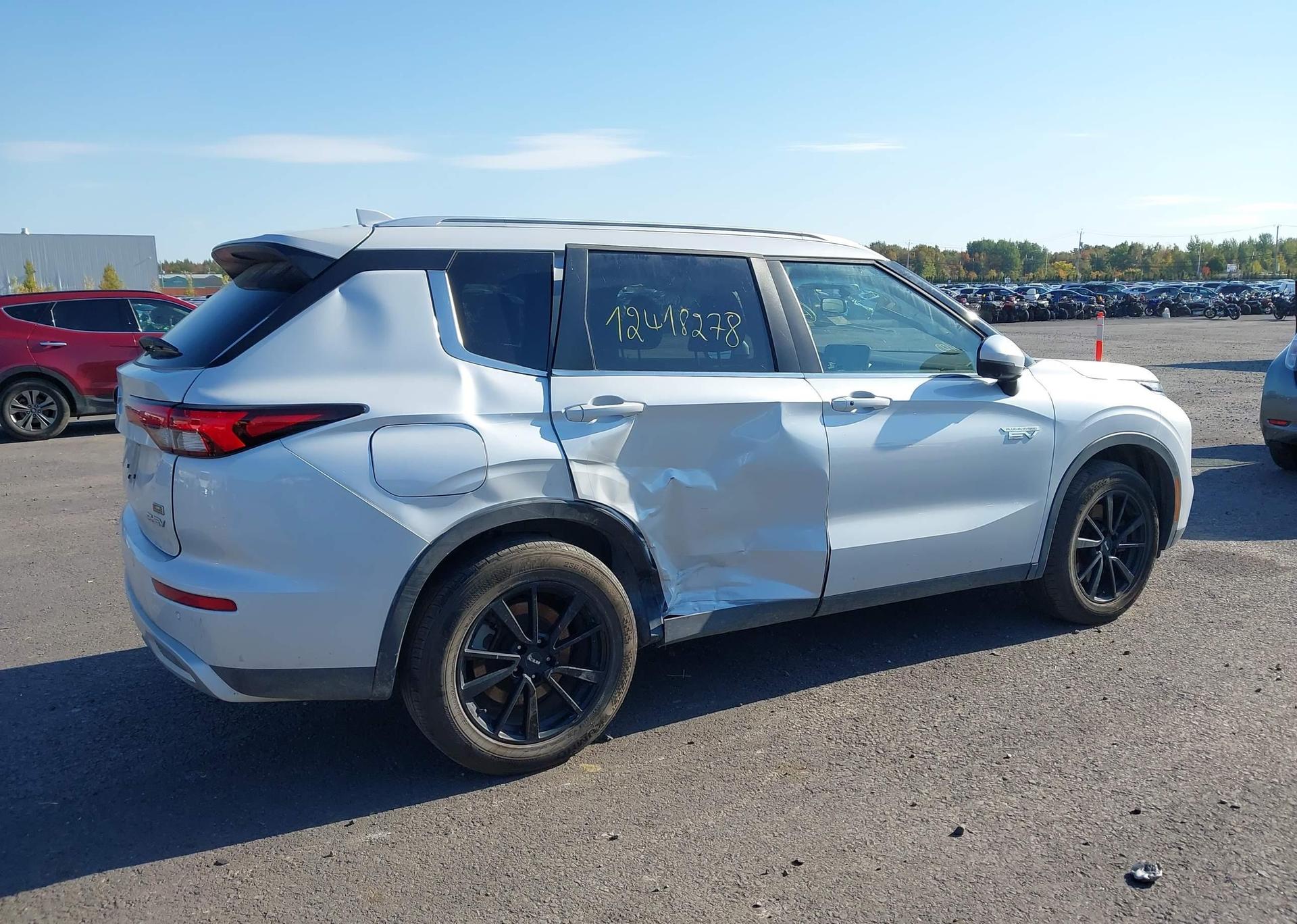 2024 MITSUBISHI OUTLANDER PHEV LE
