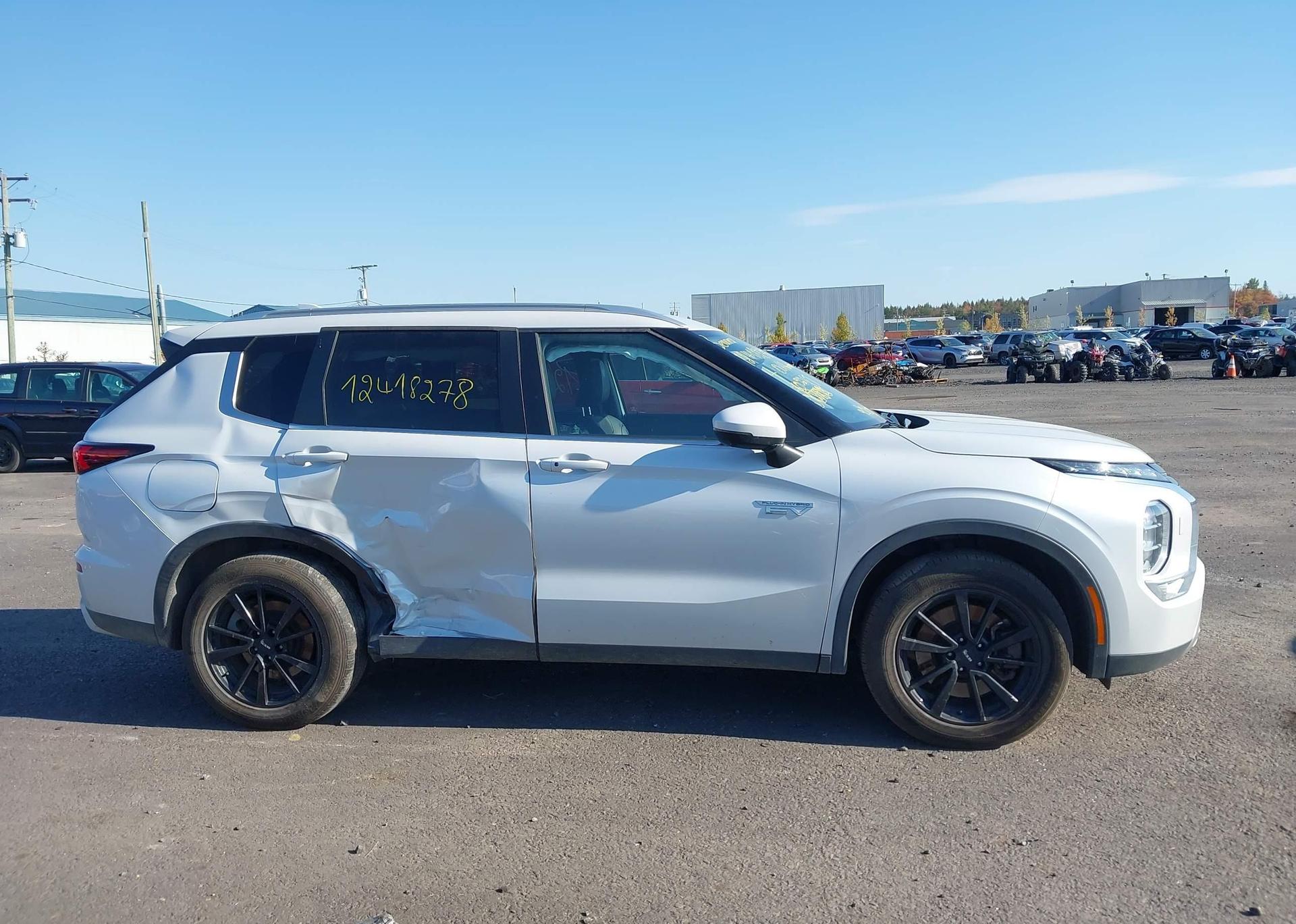 2024 MITSUBISHI OUTLANDER PHEV LE