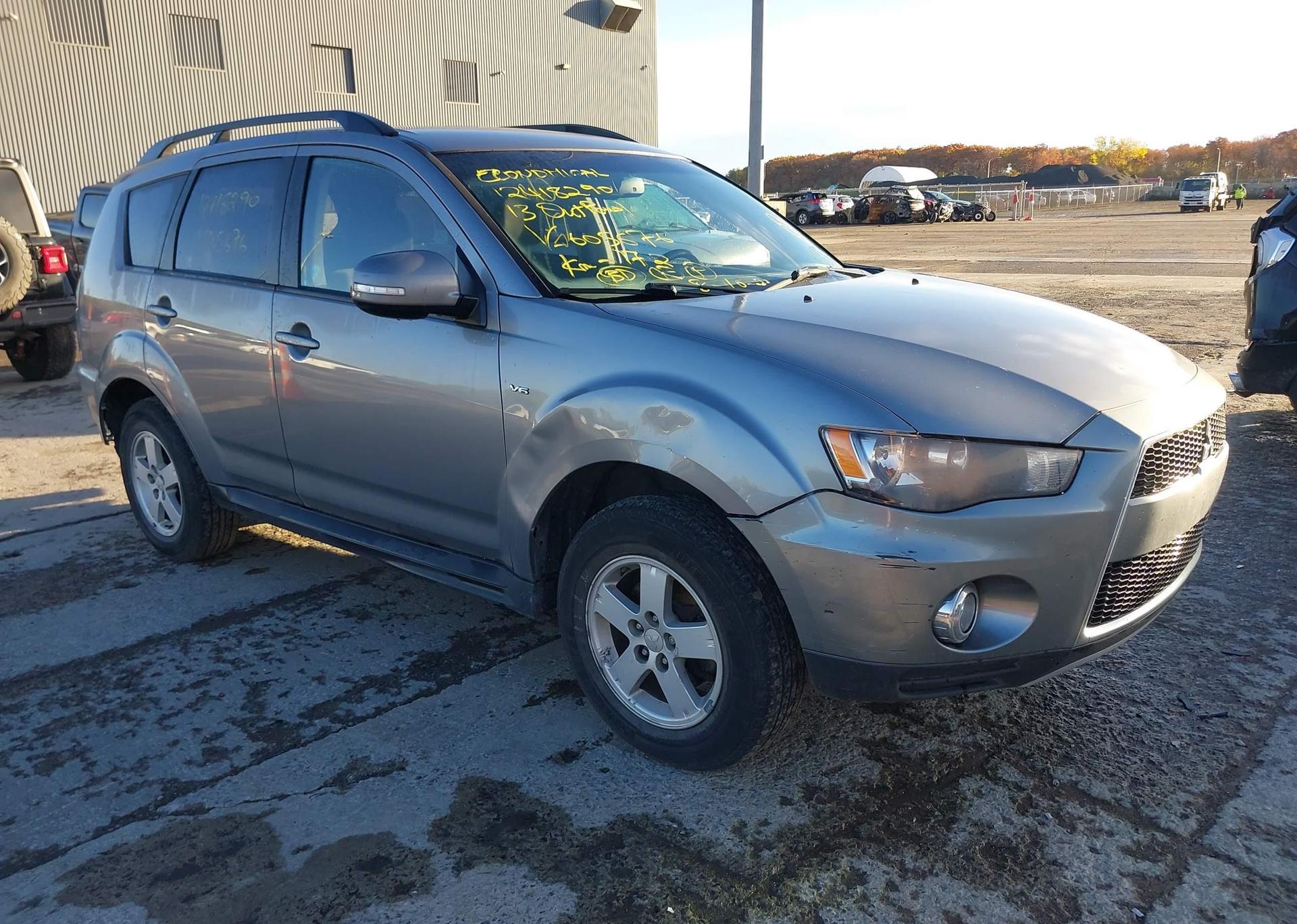 2013 MITSUBISHI OUTLANDER LS