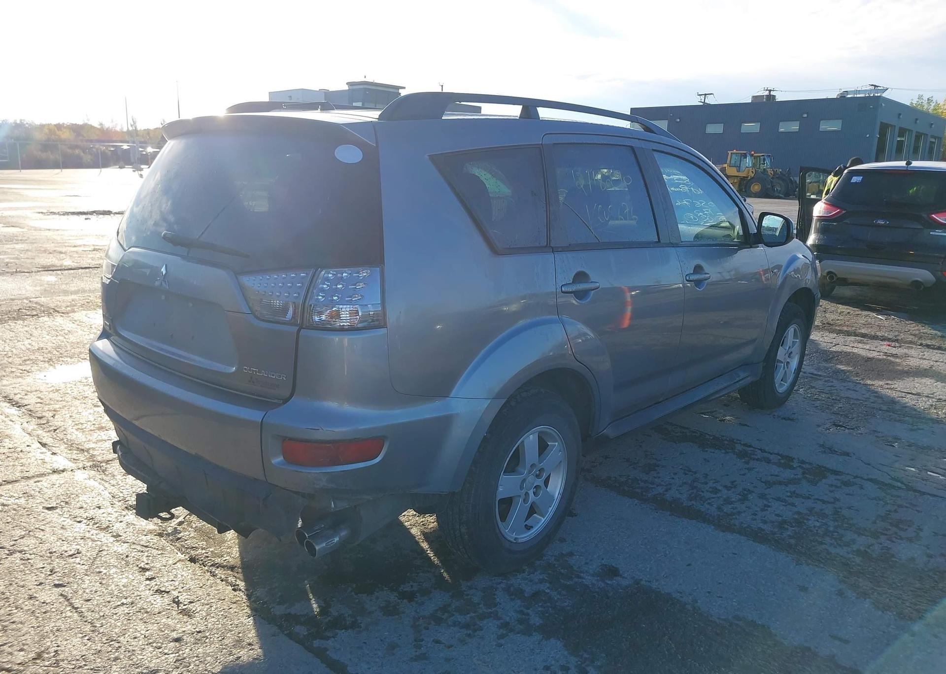 2013 MITSUBISHI OUTLANDER LS