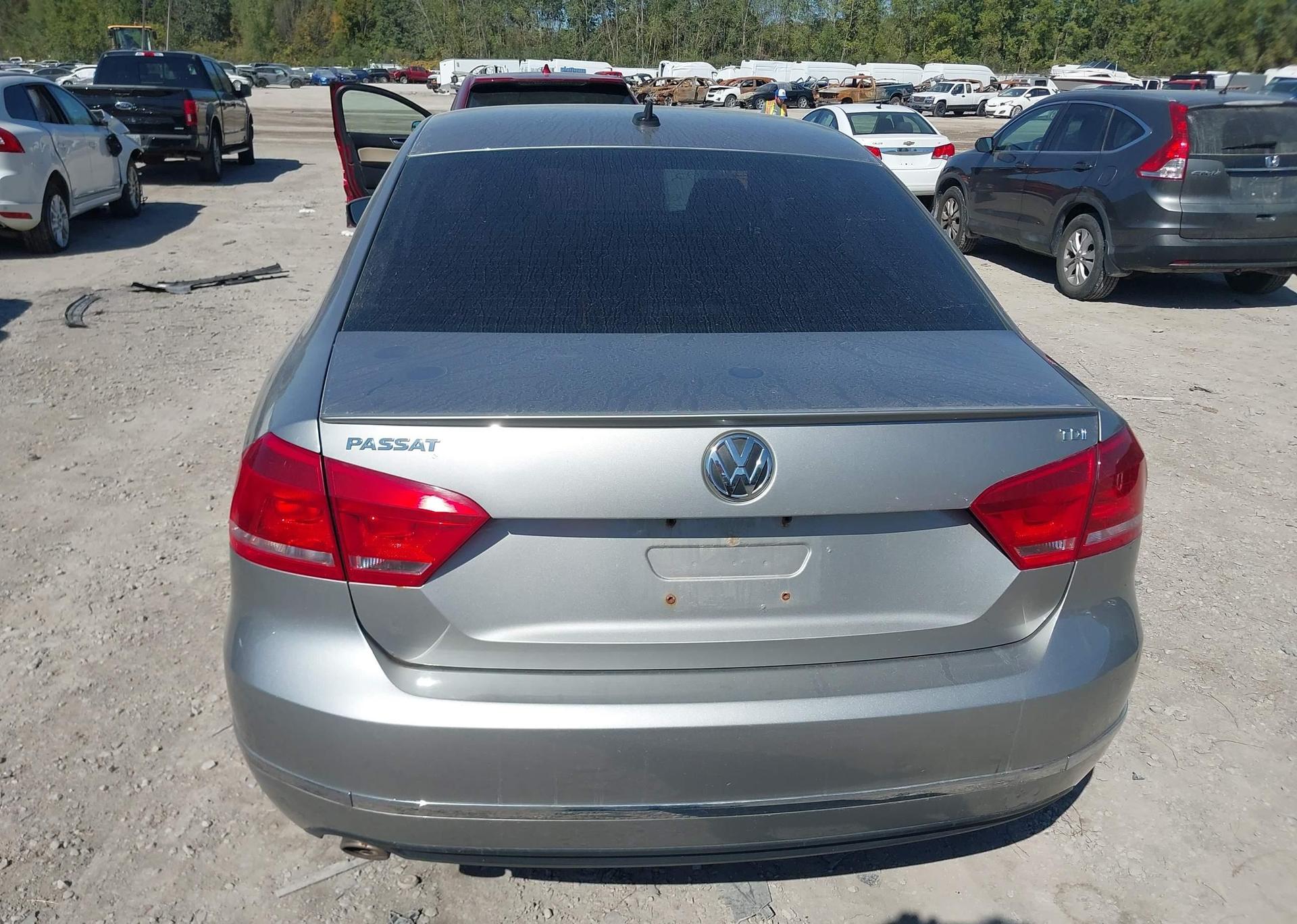2013 VOLKSWAGEN PASSAT SEL