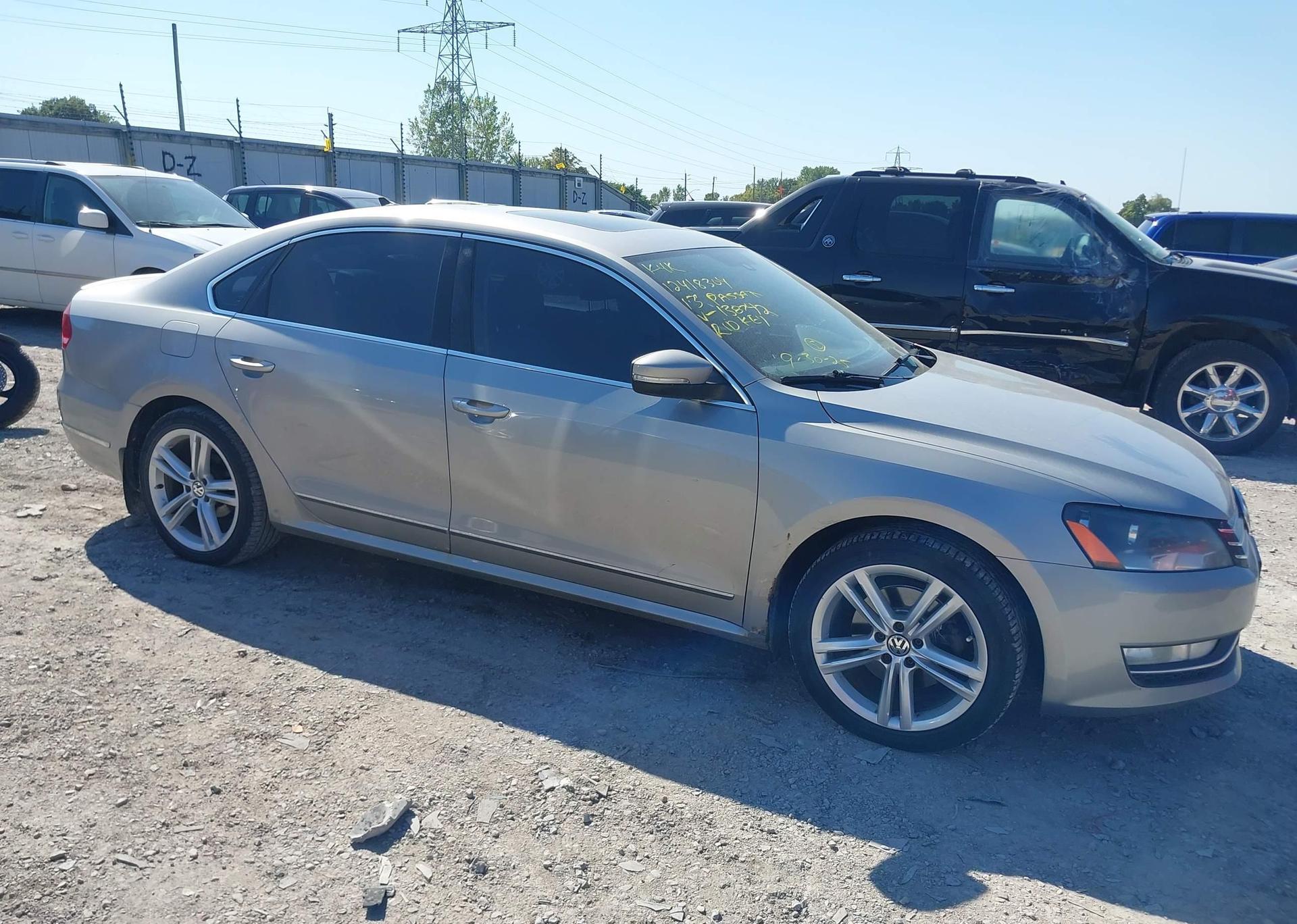 2013 VOLKSWAGEN PASSAT SEL