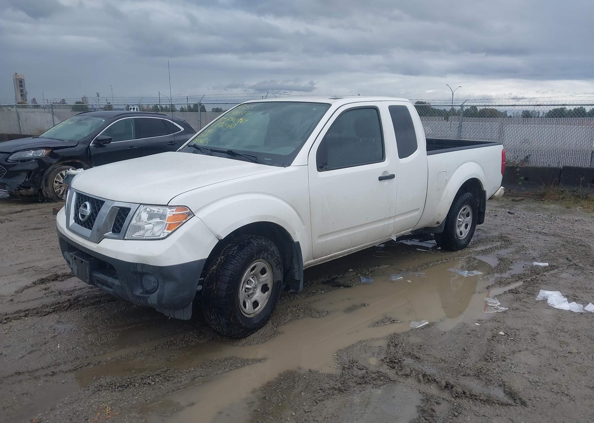 2019 NISSAN Frontier s